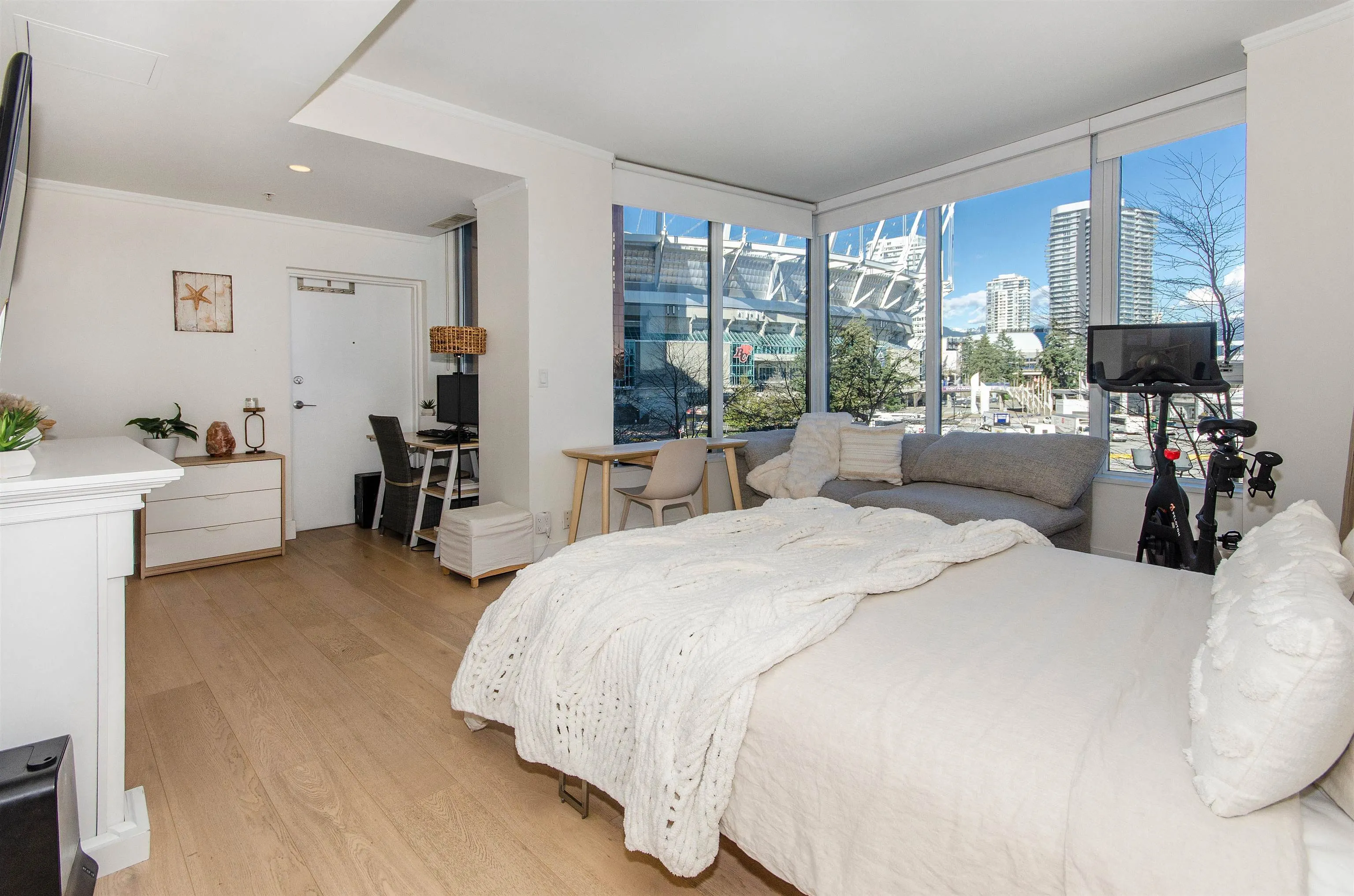 9 Smithe Mews