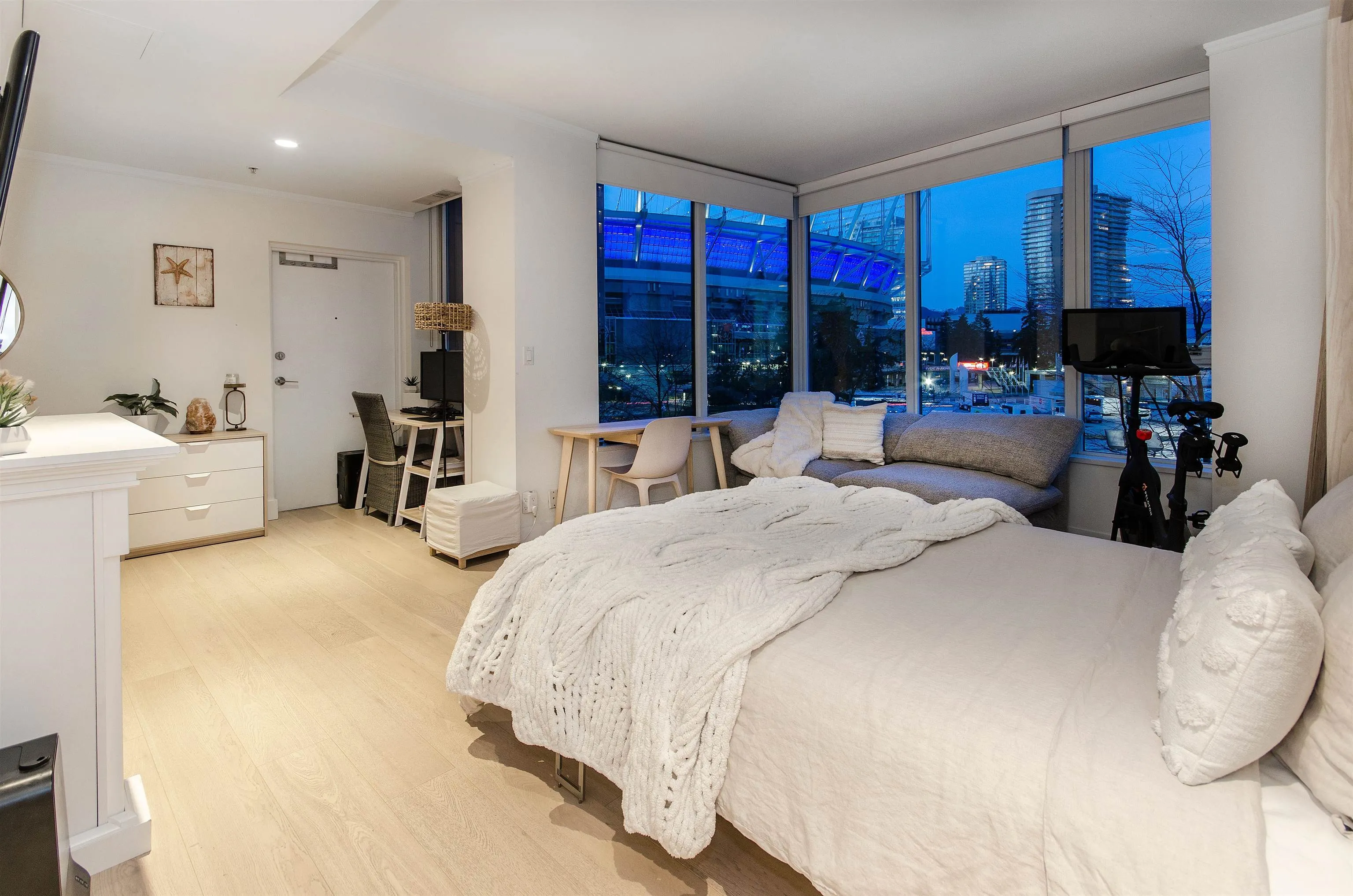 9 Smithe Mews