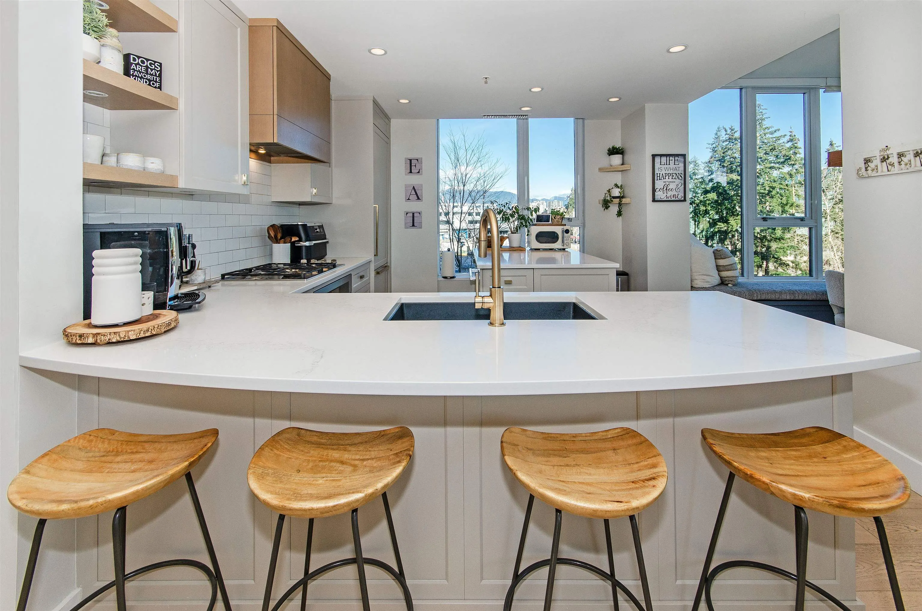 9 Smithe Mews