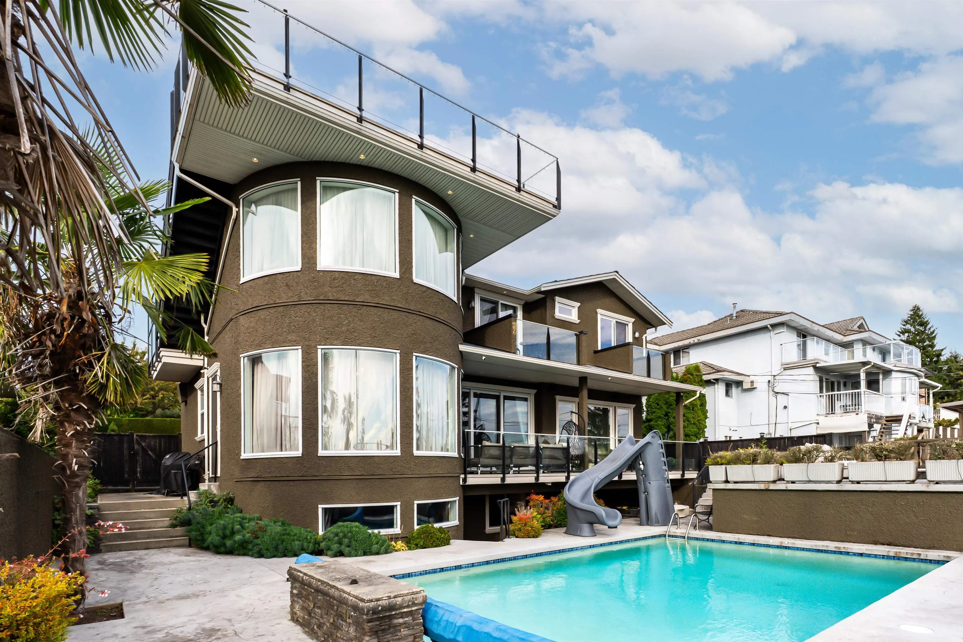 5290 Pandora Street