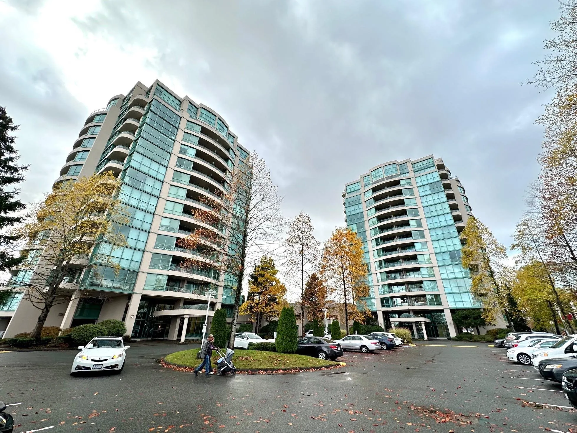 605 8871 Lansdowne Road