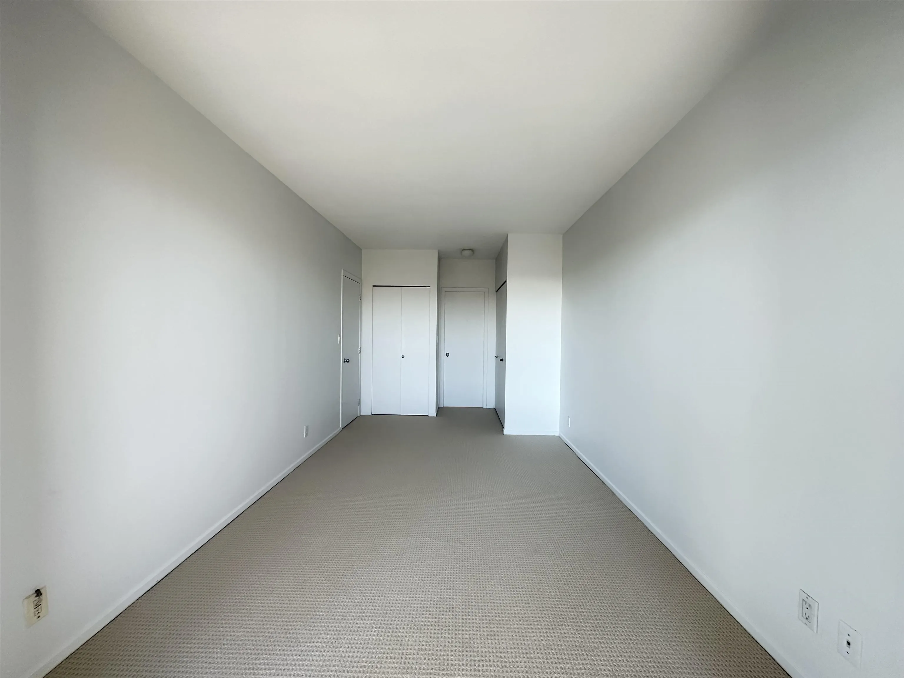 605 8871 Lansdowne Road