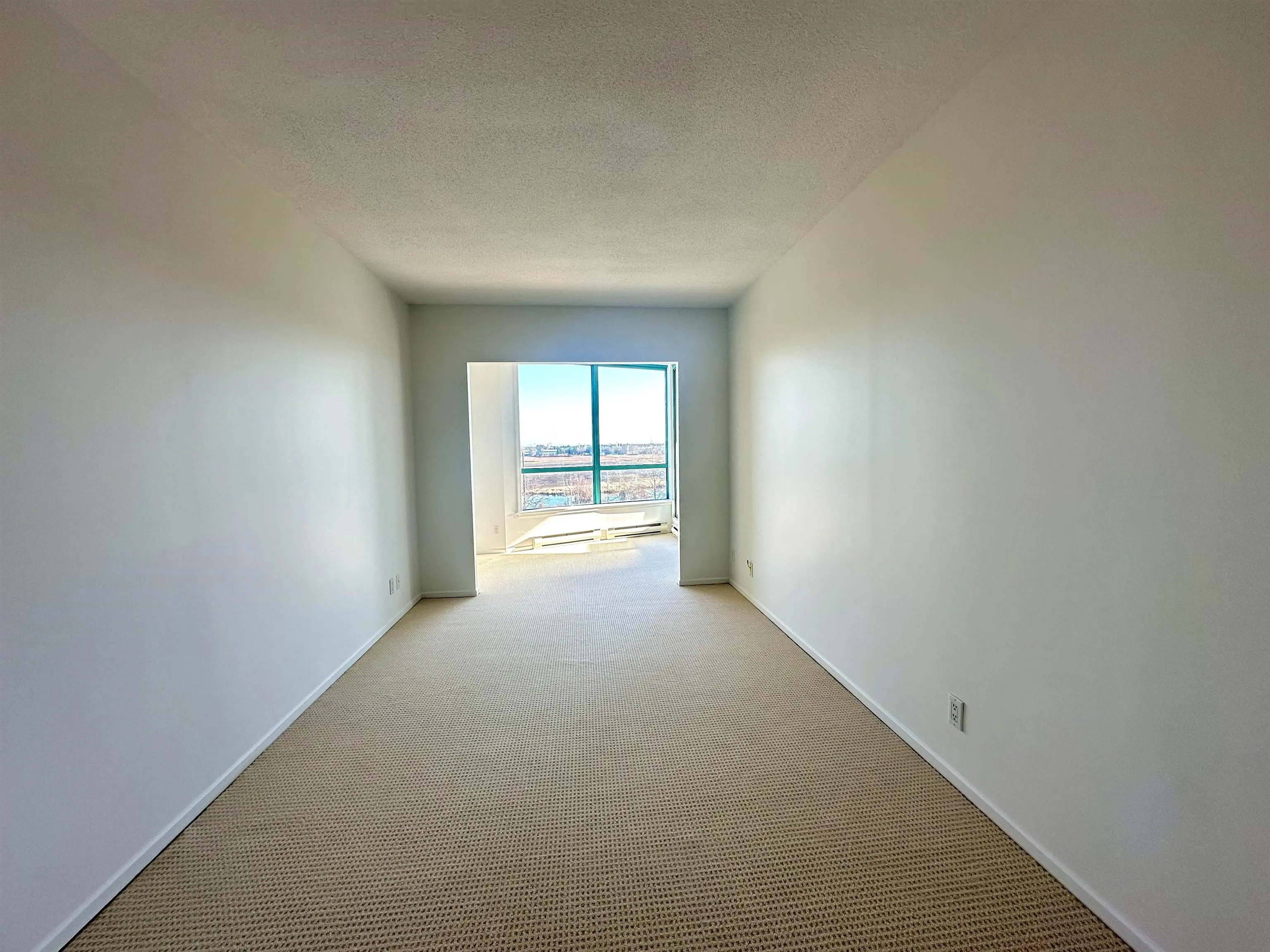 605 8871 Lansdowne Road