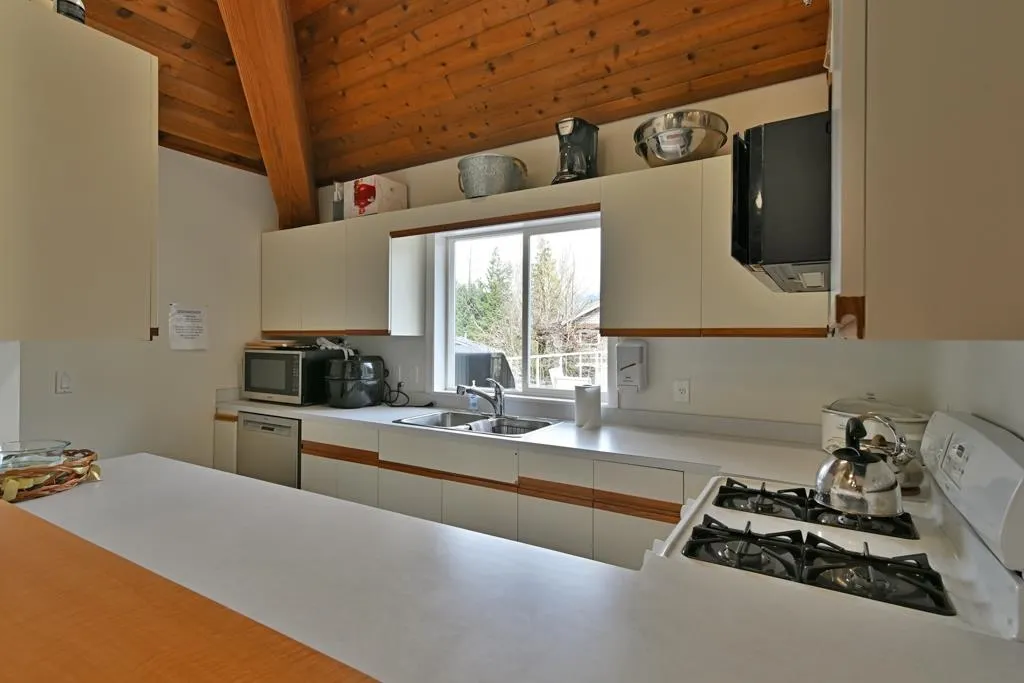 31 14600 Morris Valley Road