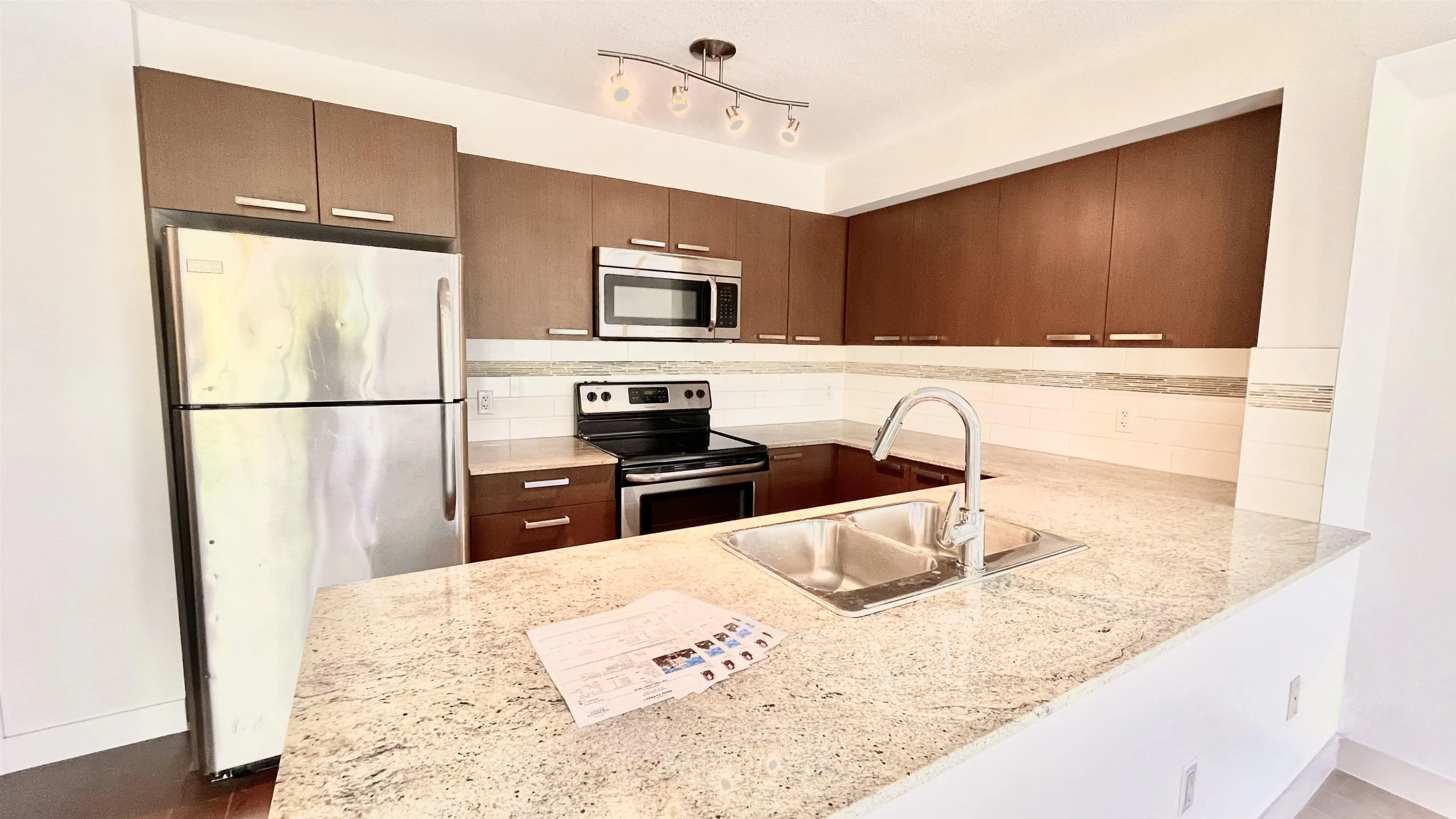 618 13883 Laurel Drive