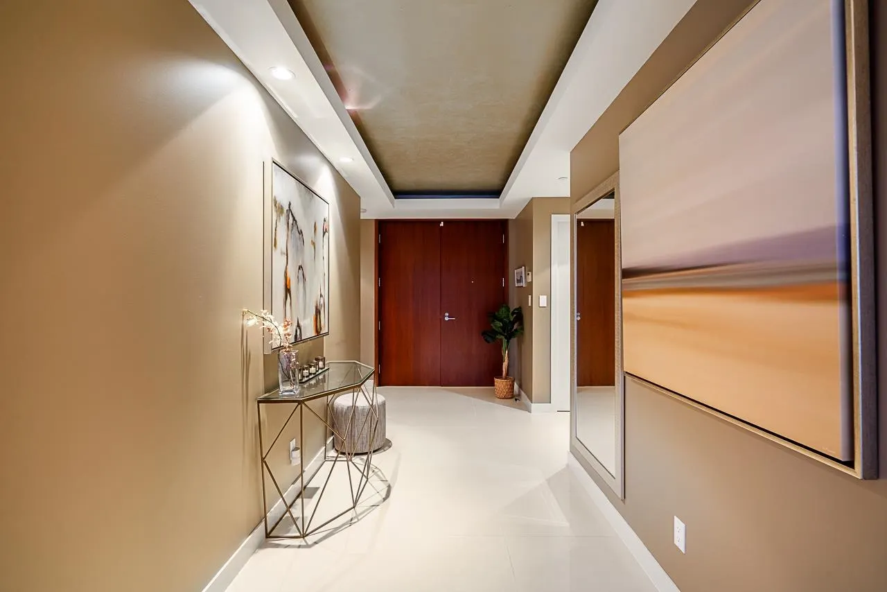 2202 1139 W Cordova Street