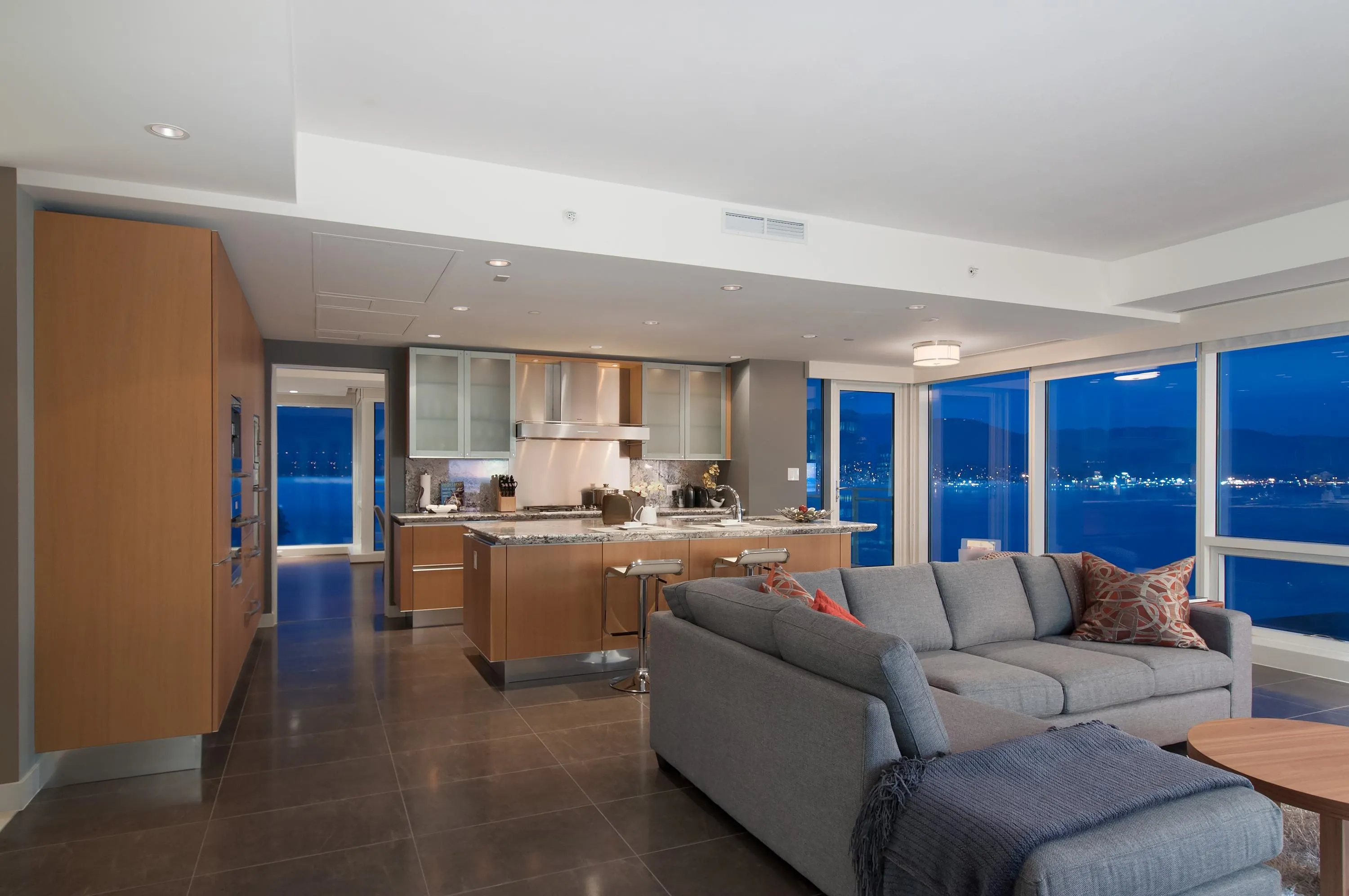 2202 1139 W Cordova Street