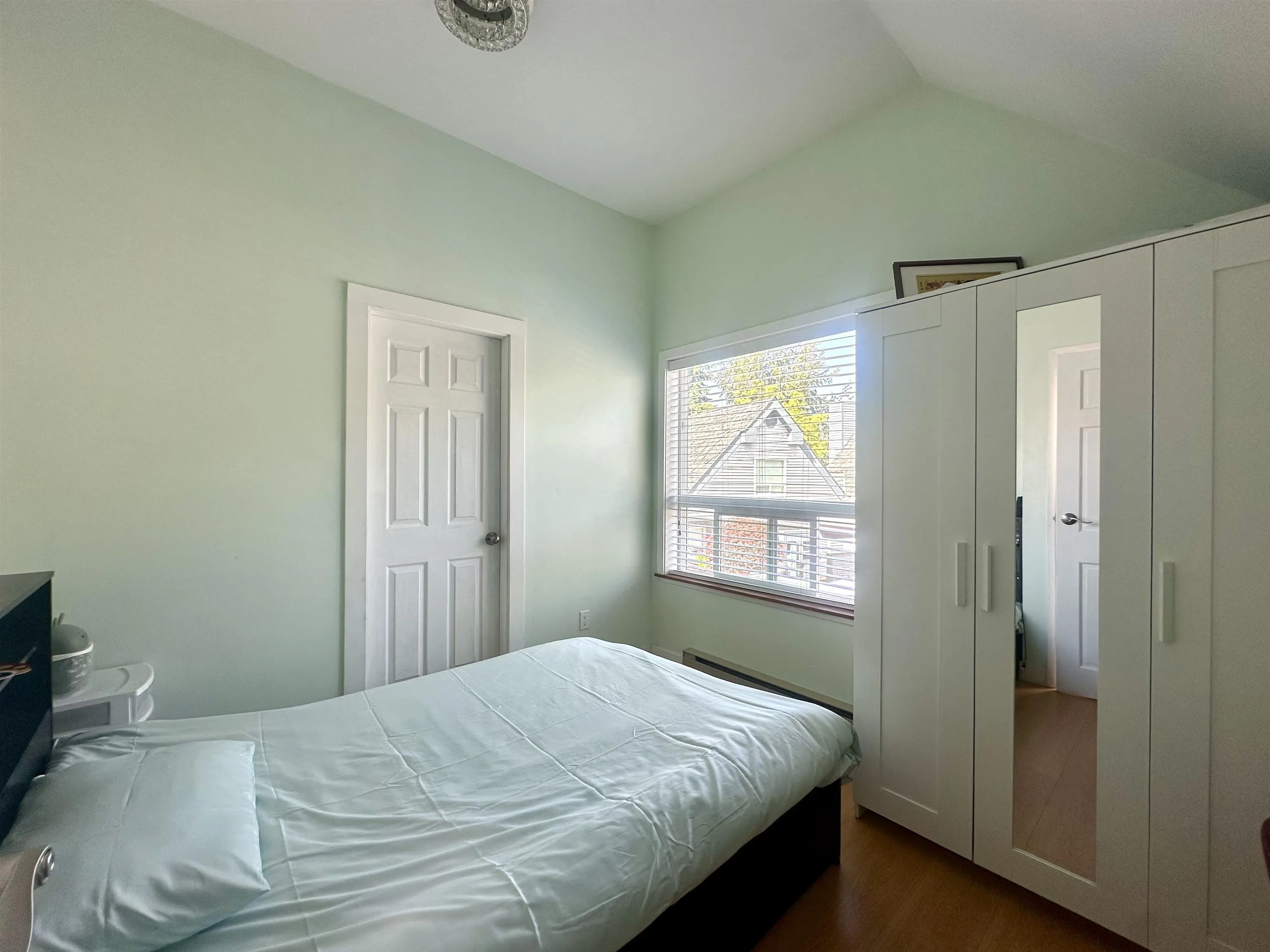 11 8700 Blundell Road