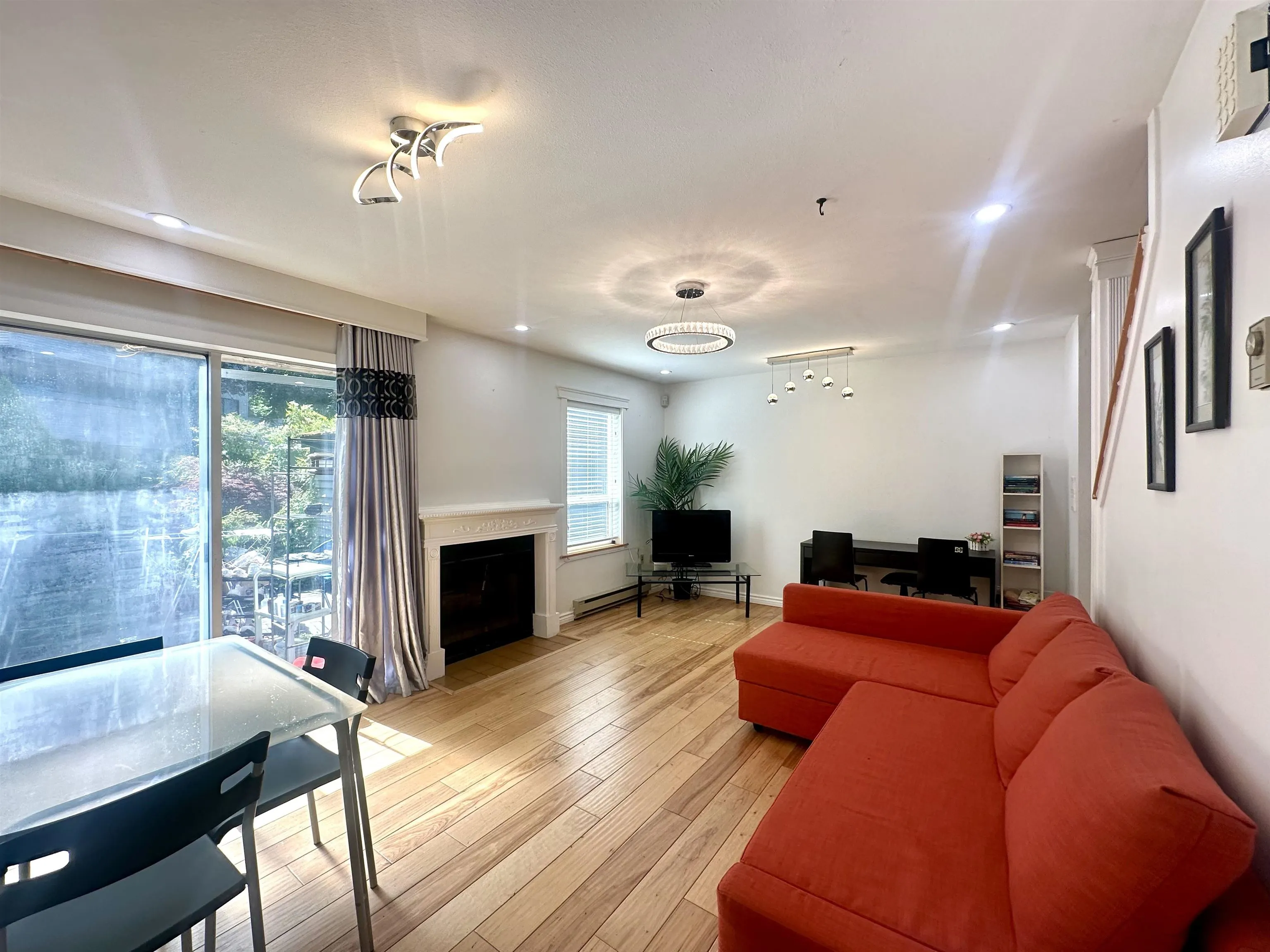 11 8700 Blundell Road