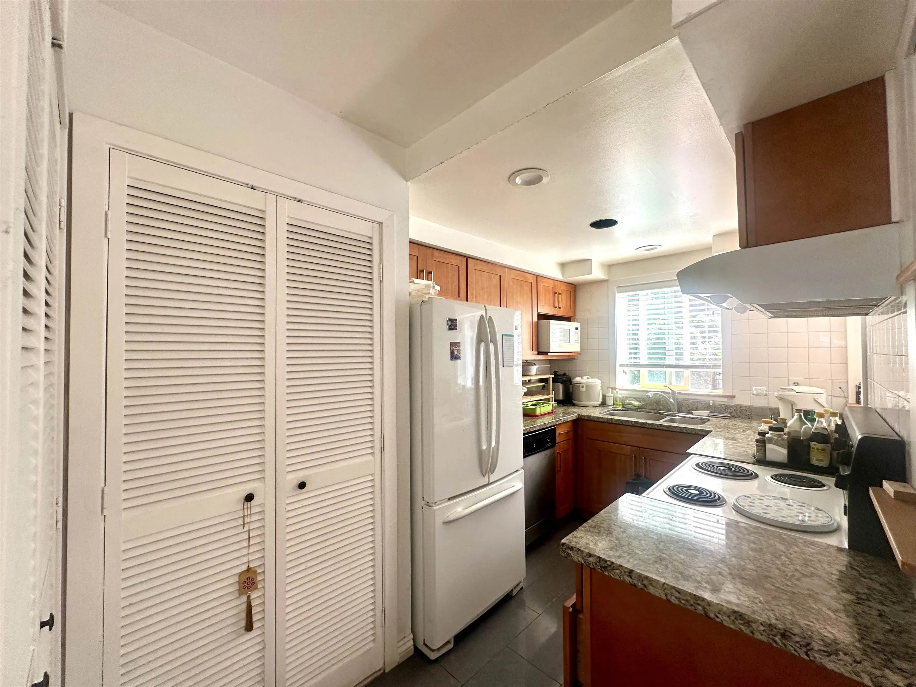 11 8700 Blundell Road