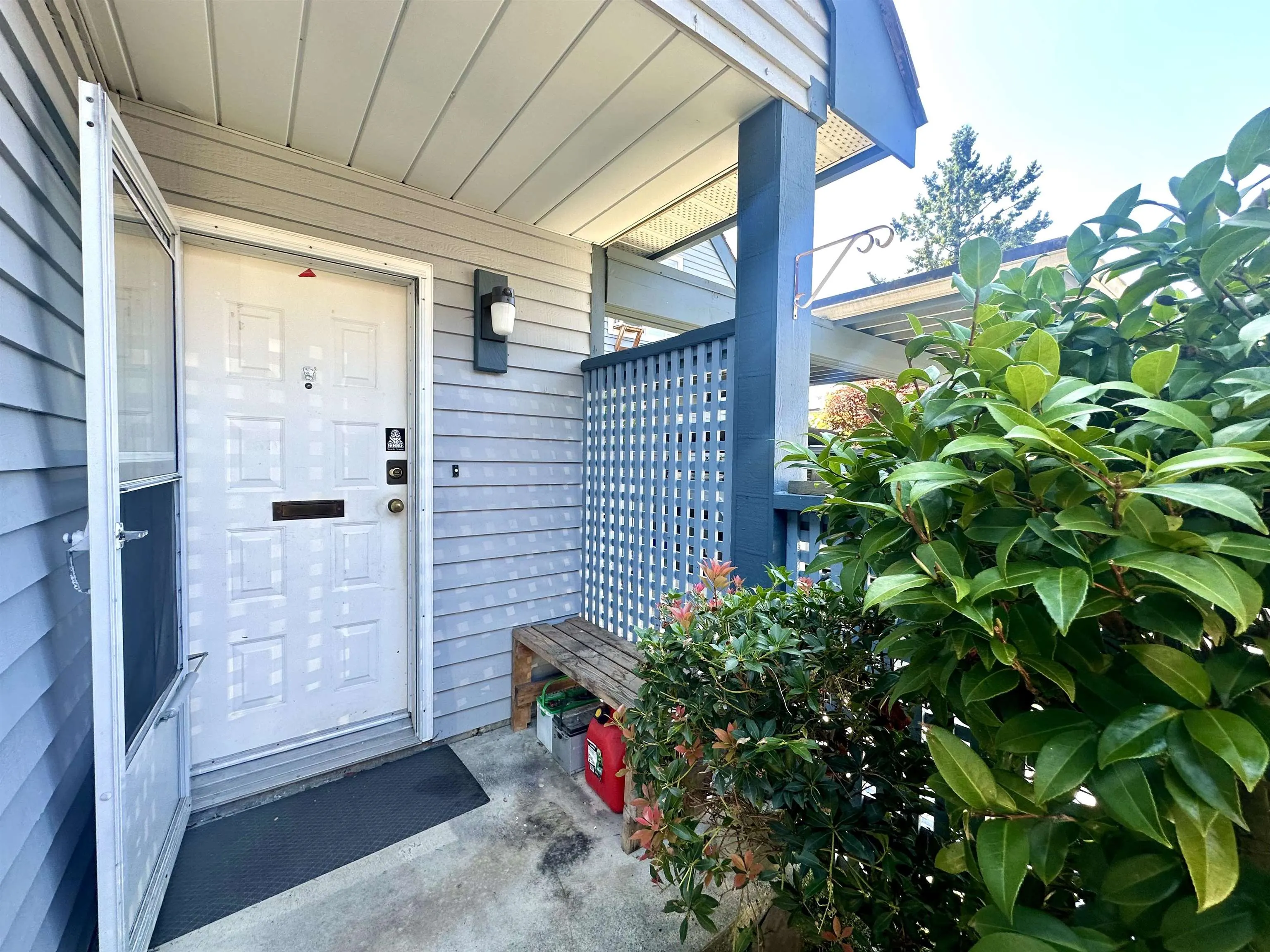 11 8700 Blundell Road