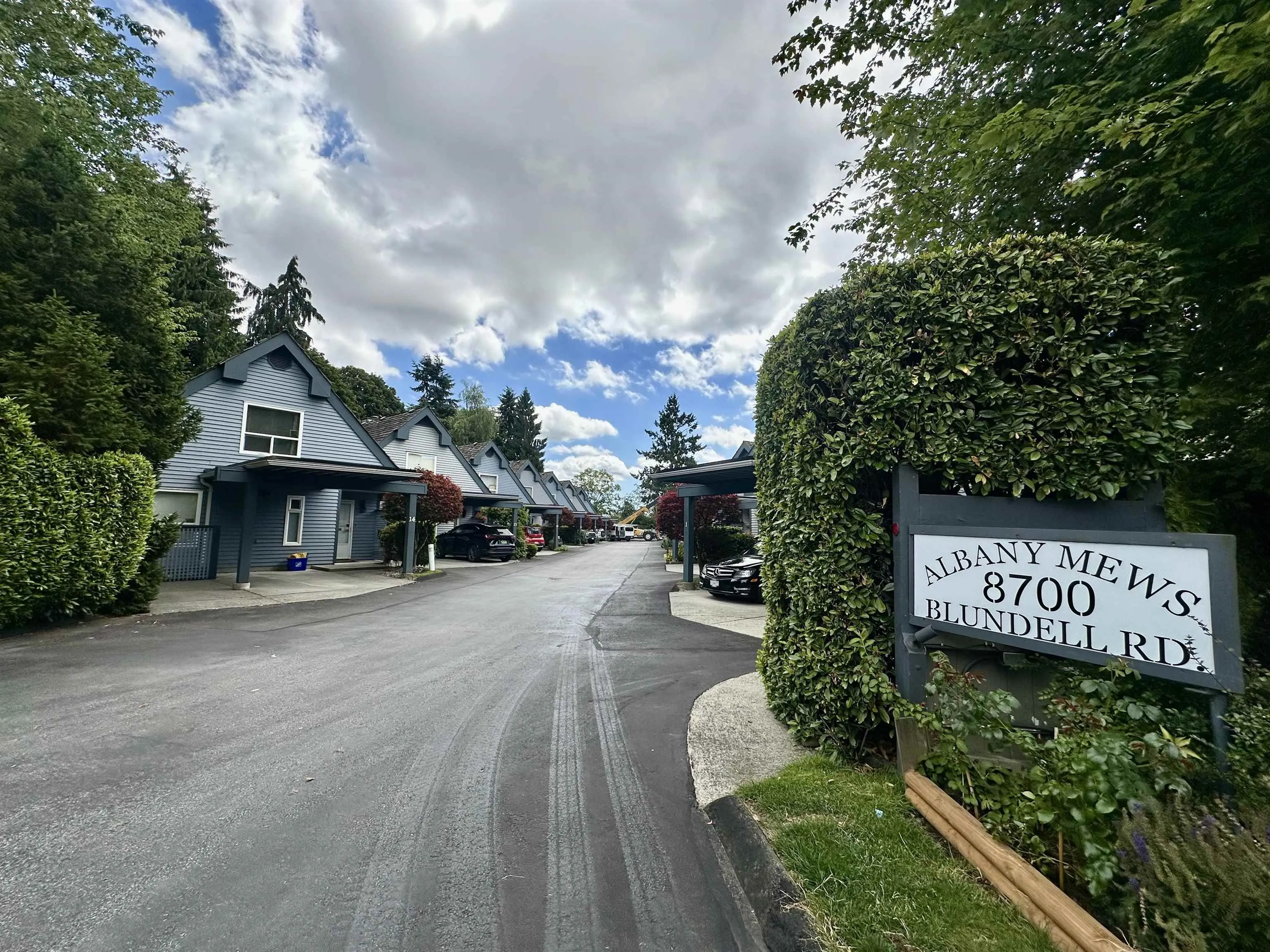 11 8700 Blundell Road