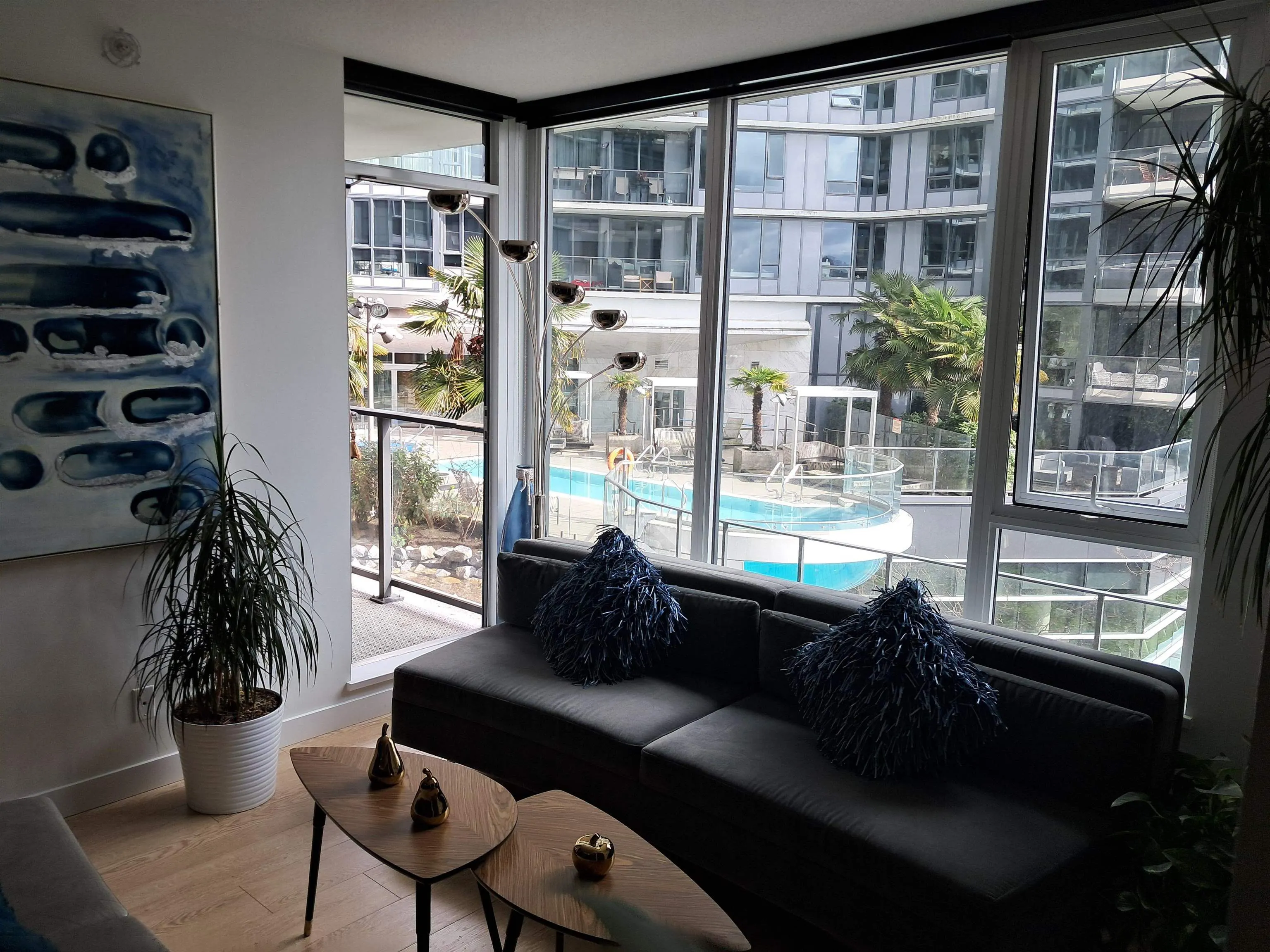 68 Smithe Street