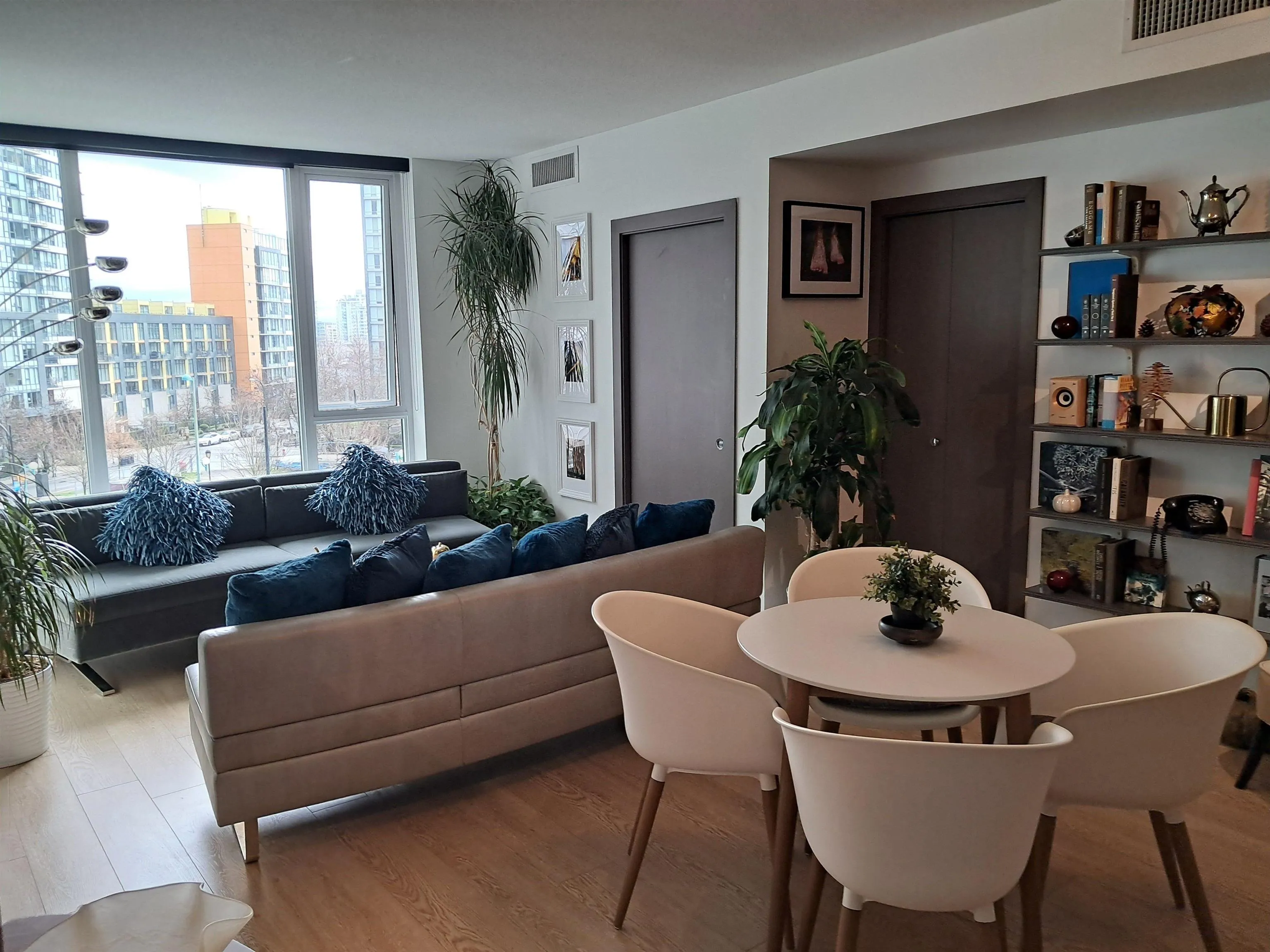 68 Smithe Street