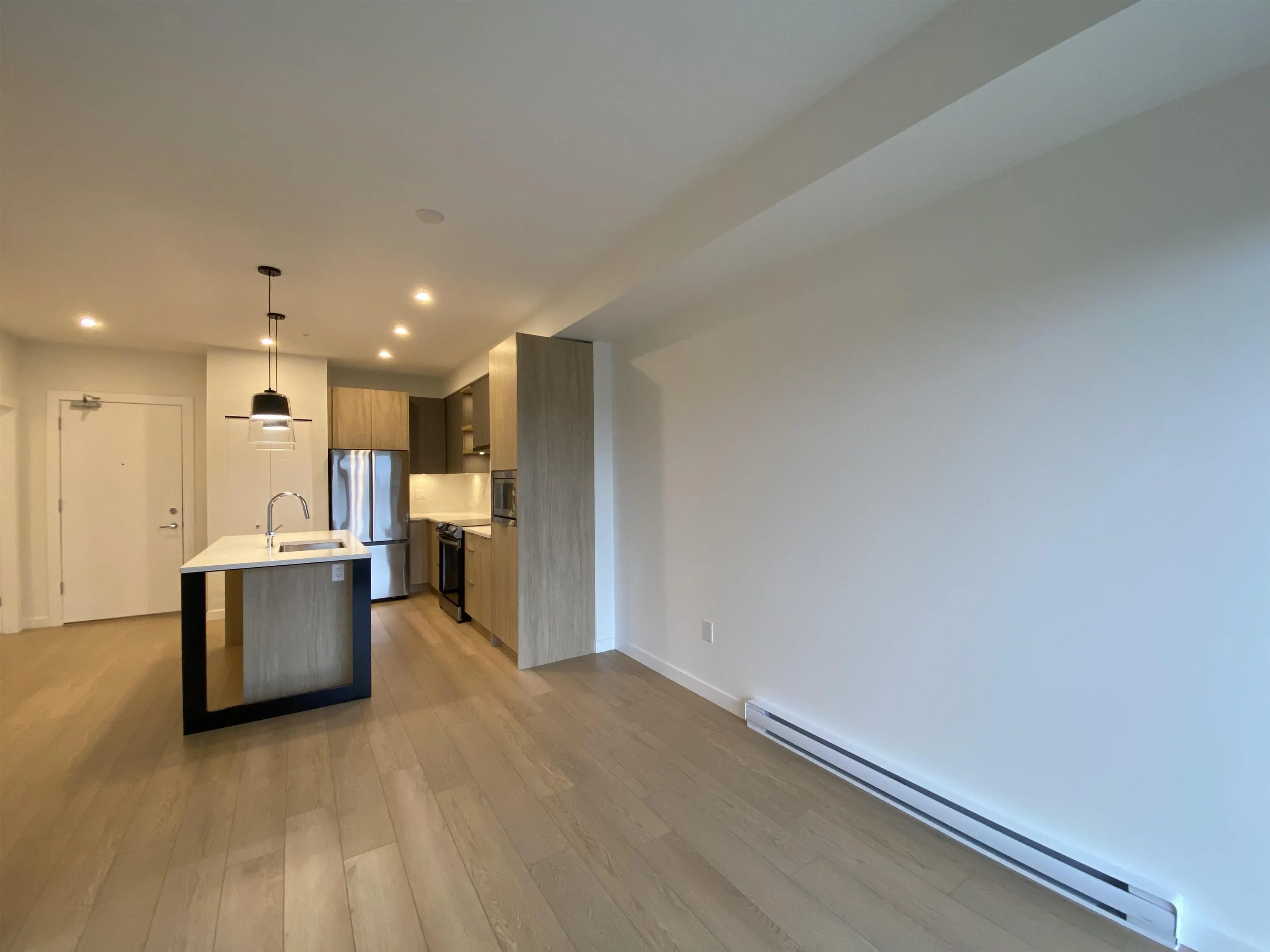 411 20695 Eastleigh Crescent