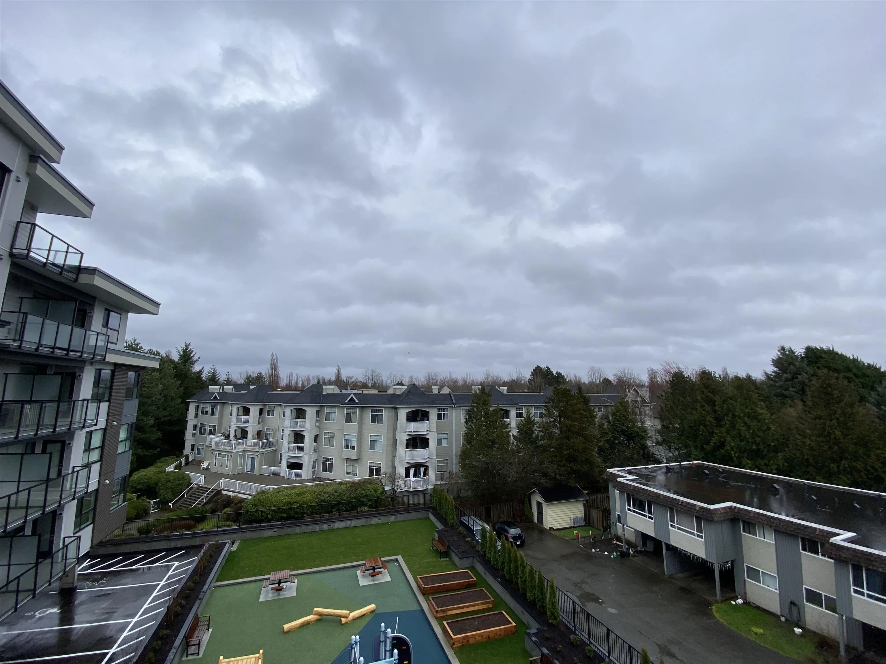 411 20695 Eastleigh Crescent