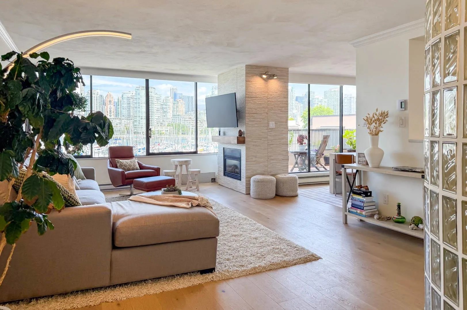 248 658 Leg-In-Boot Square