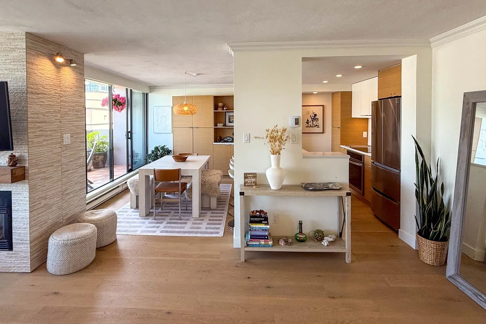 248 658 Leg-In-Boot Square