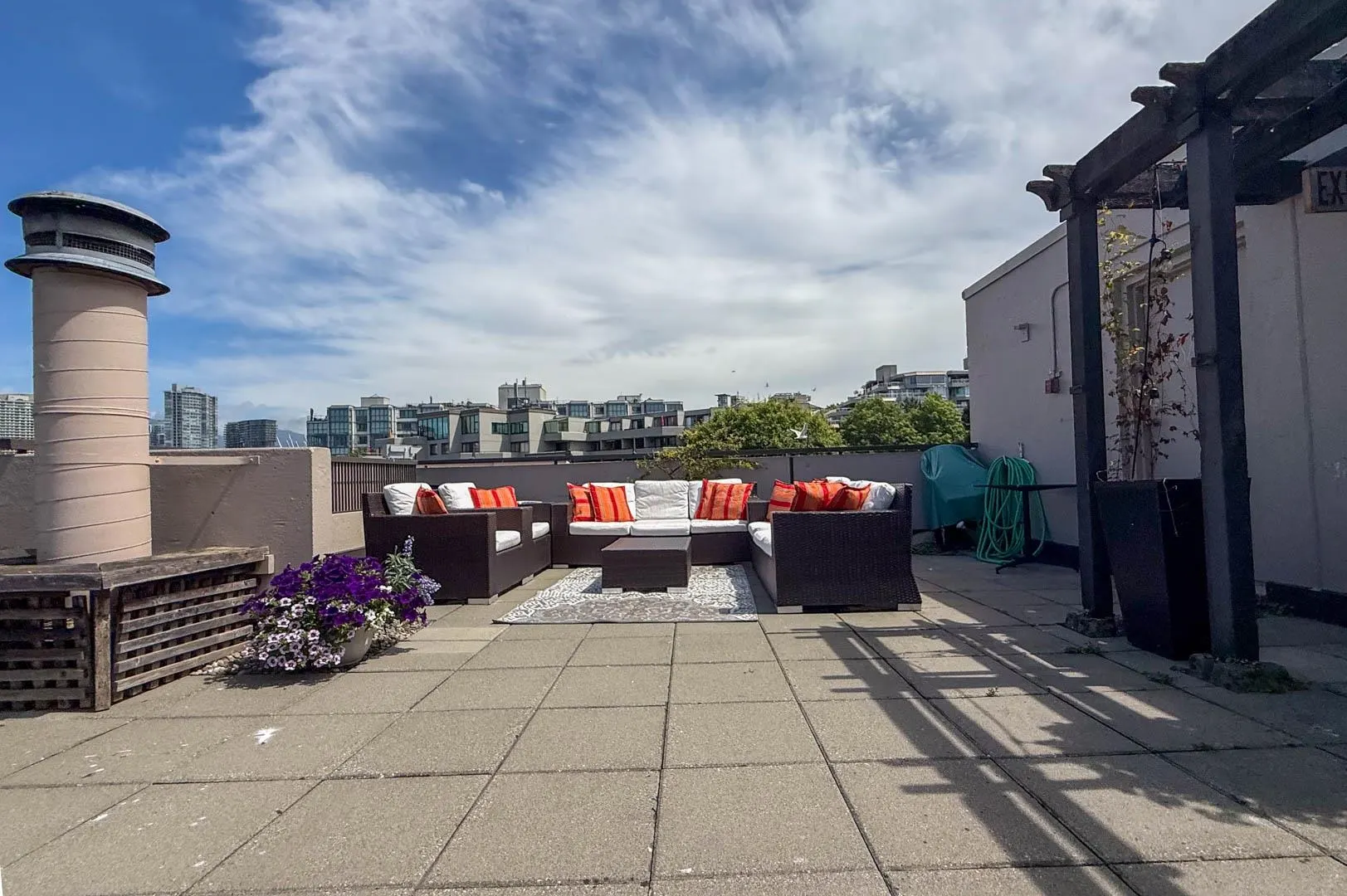 248 658 Leg-In-Boot Square