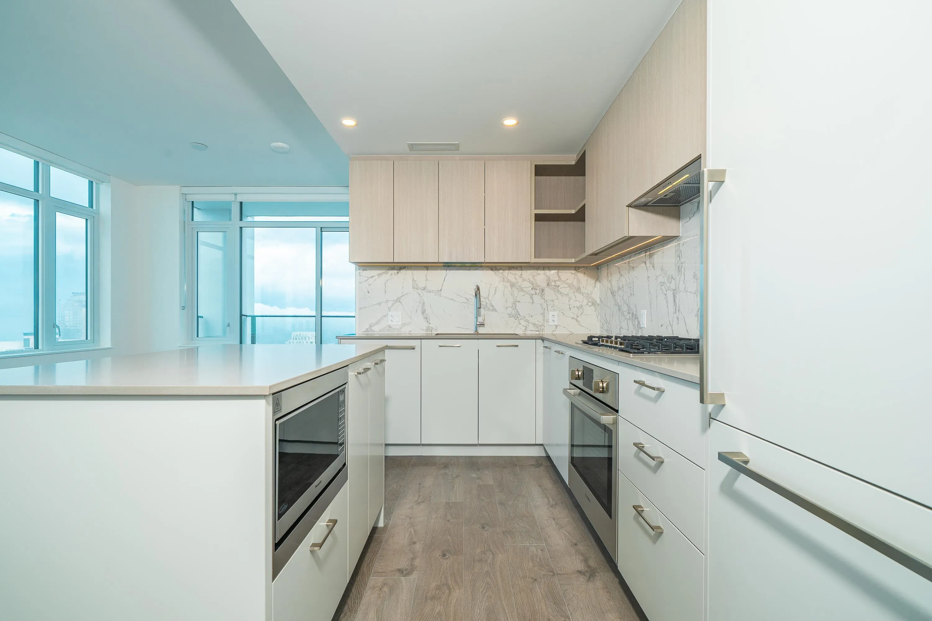 3506 6468 Willingdon Avenue