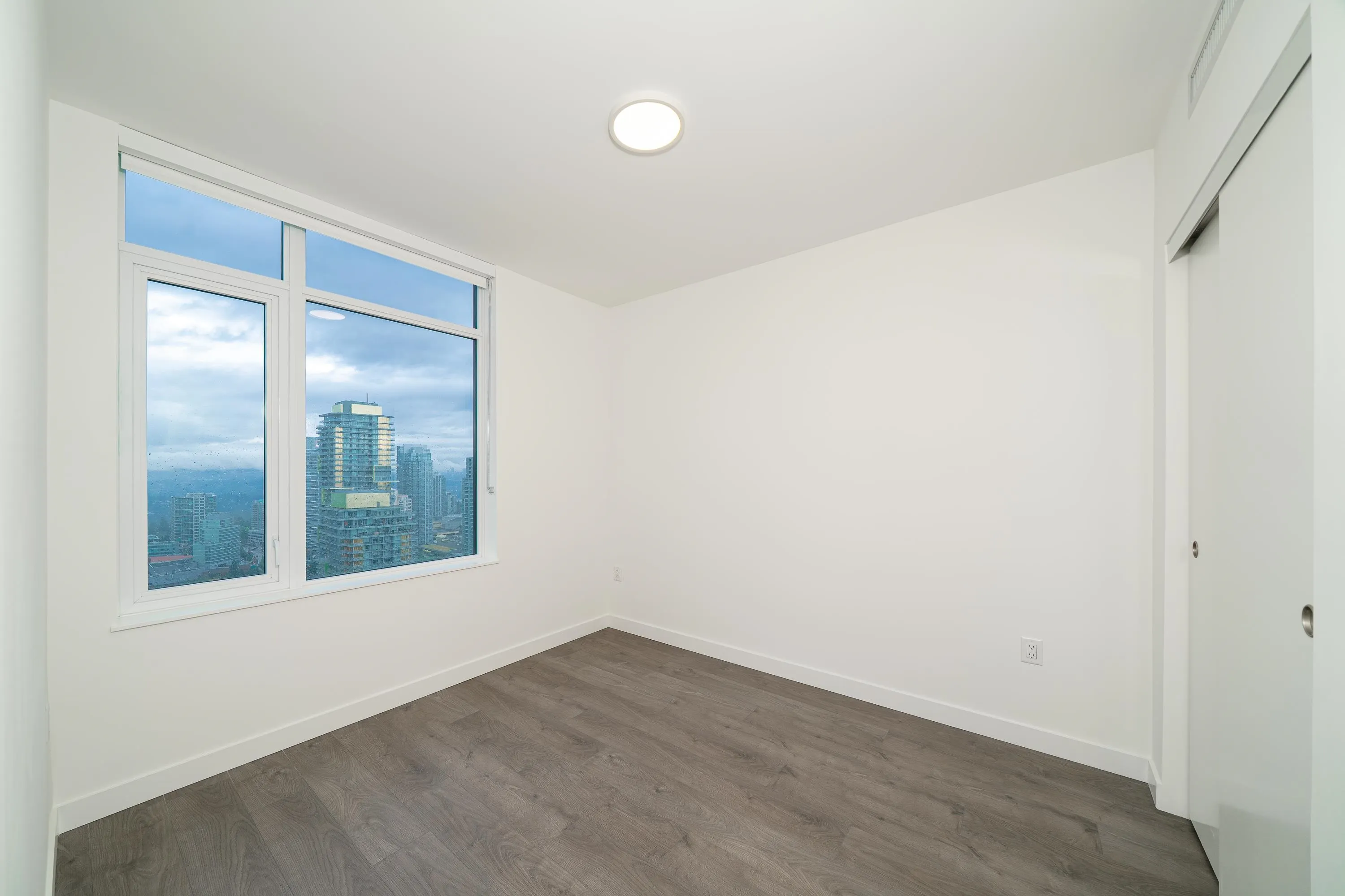 3506 6468 Willingdon Avenue