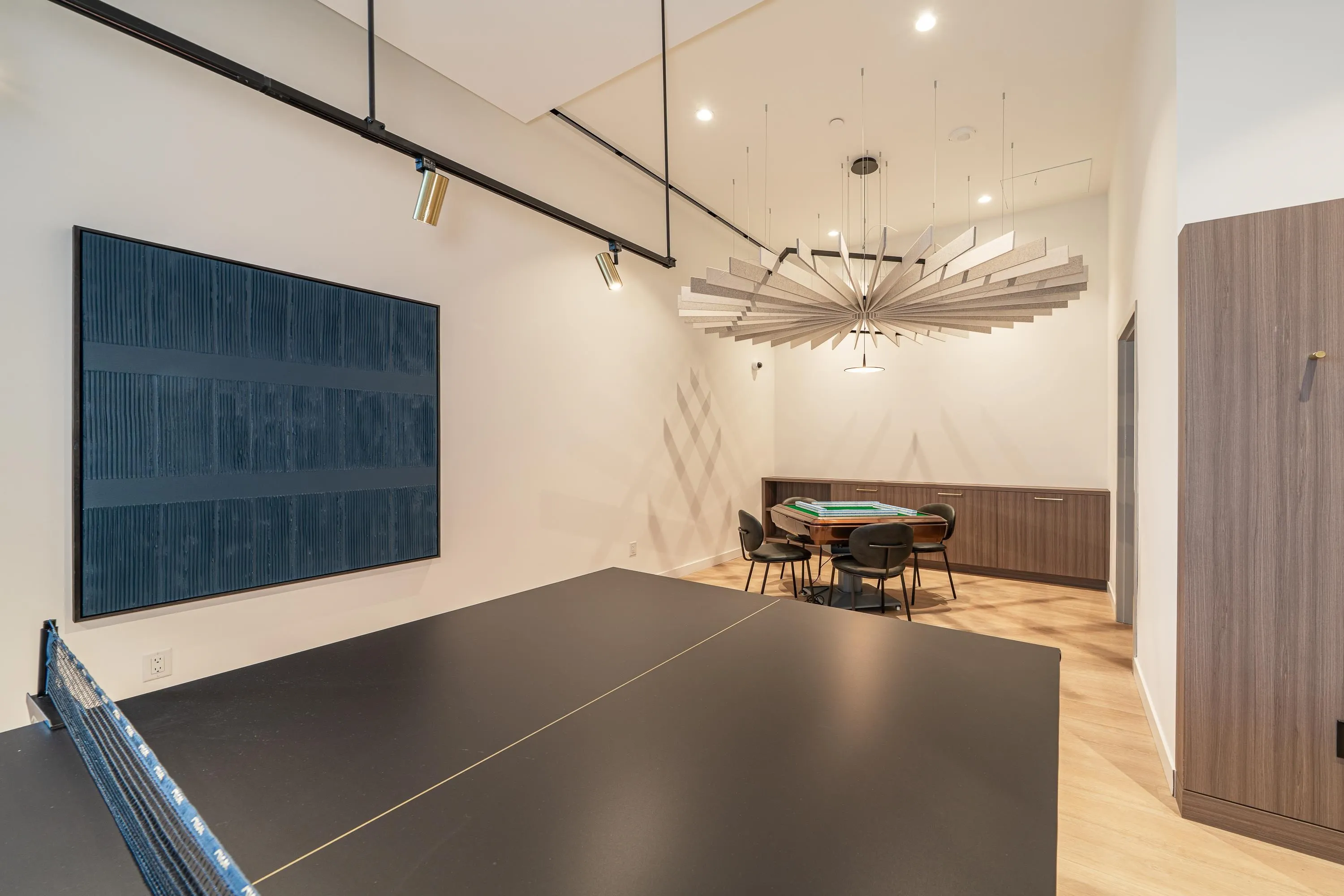 3506 6468 Willingdon Avenue