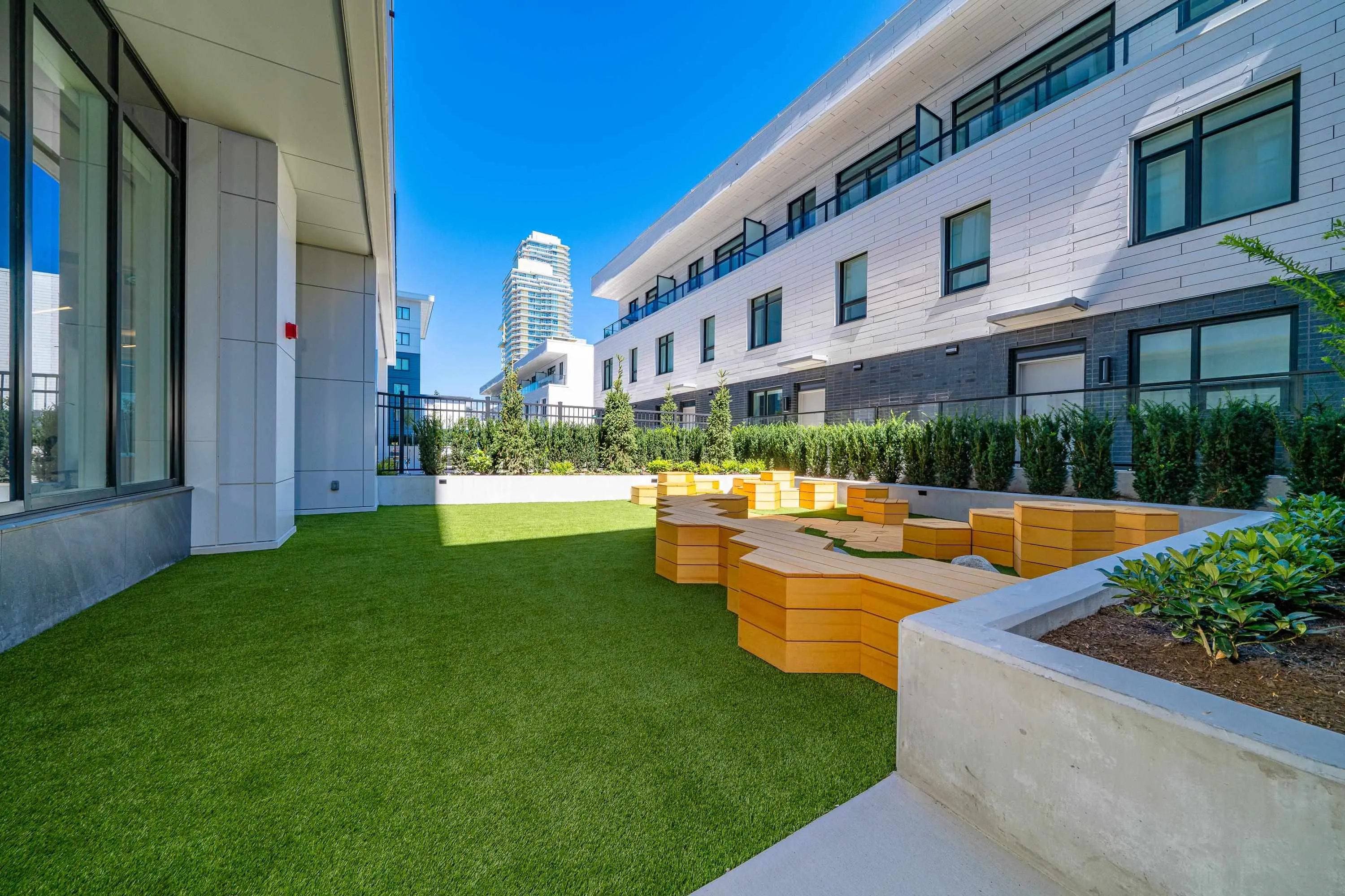 3506 6468 Willingdon Avenue