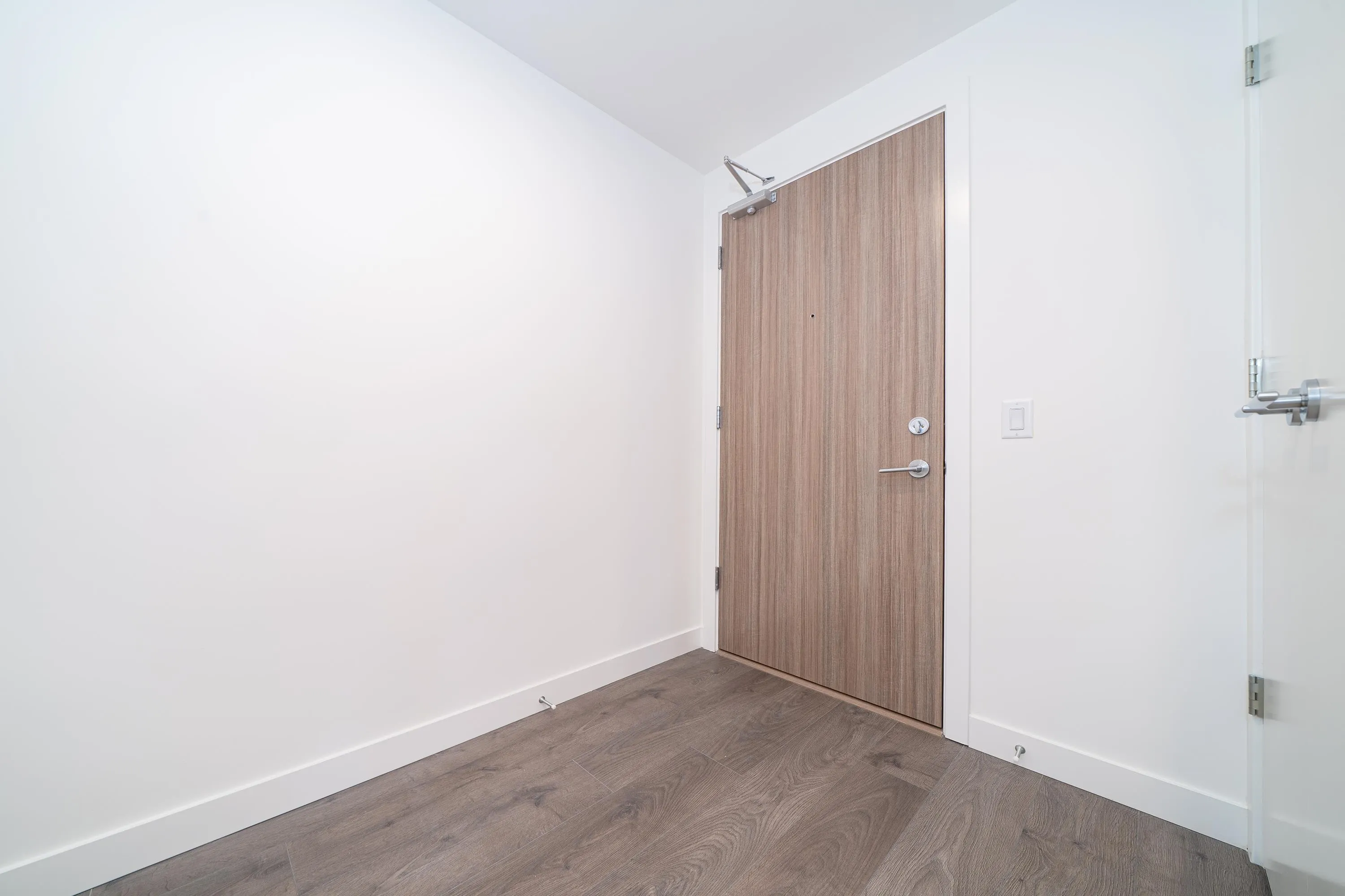 3506 6468 Willingdon Avenue