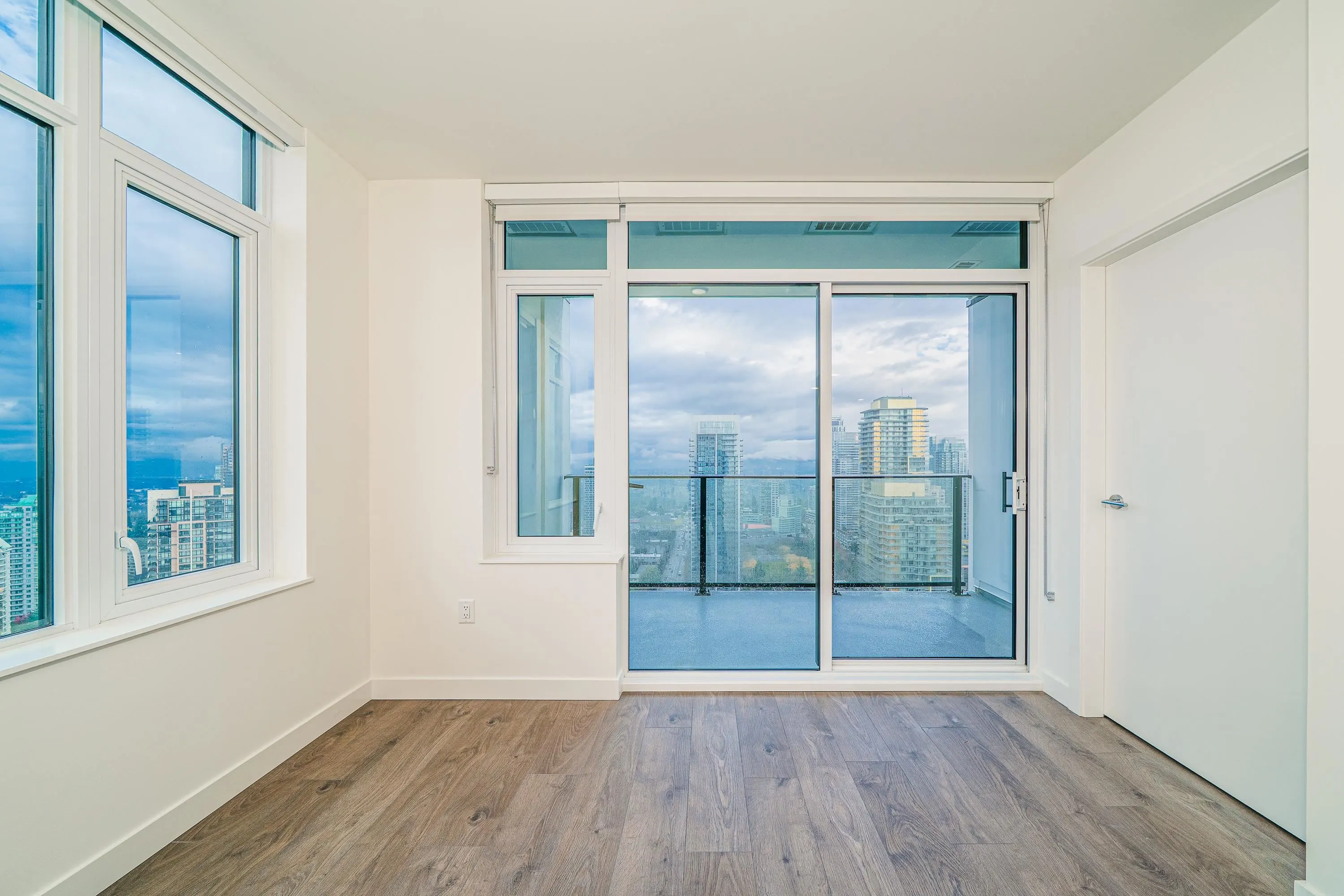 3506 6468 Willingdon Avenue