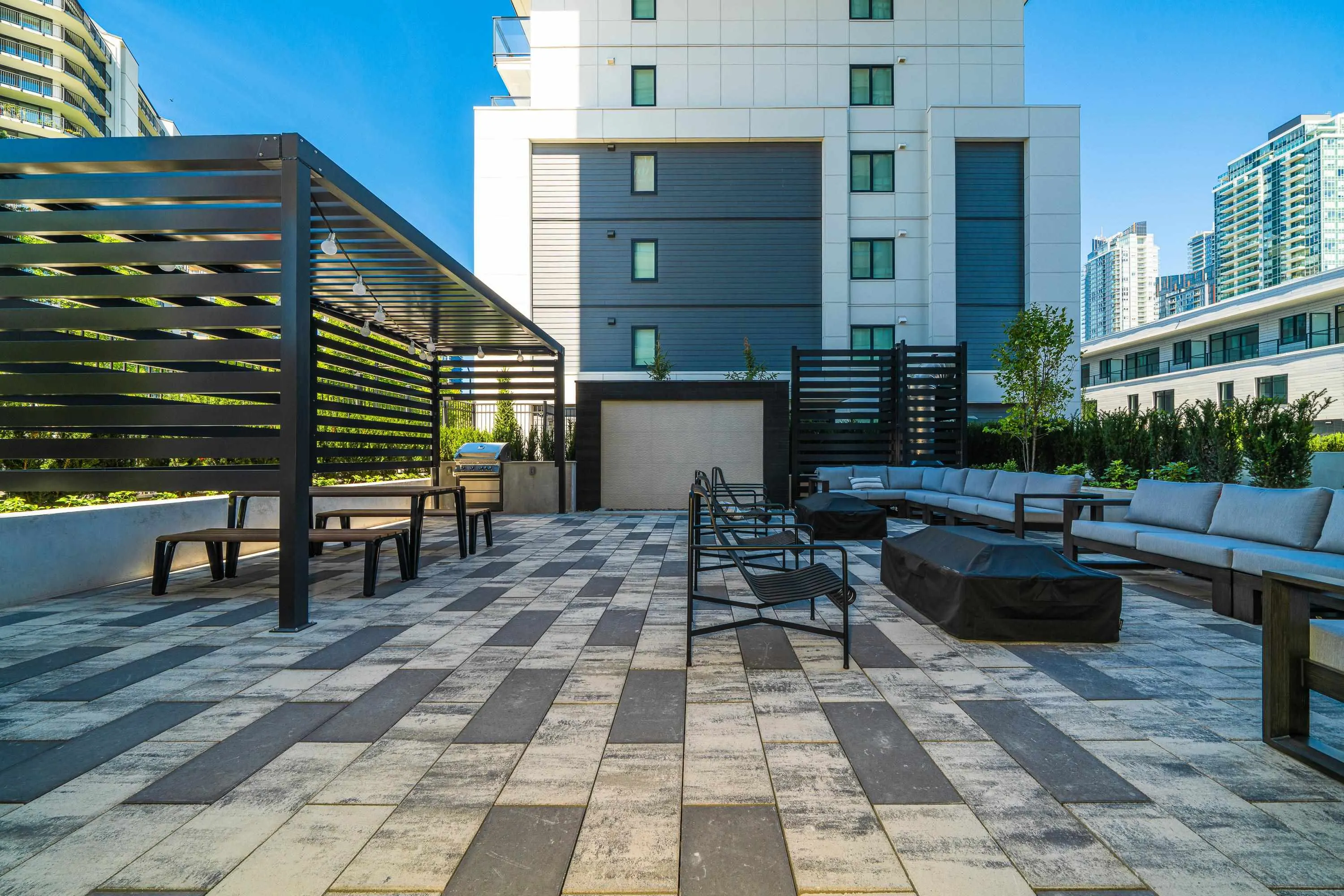 3506 6468 Willingdon Avenue