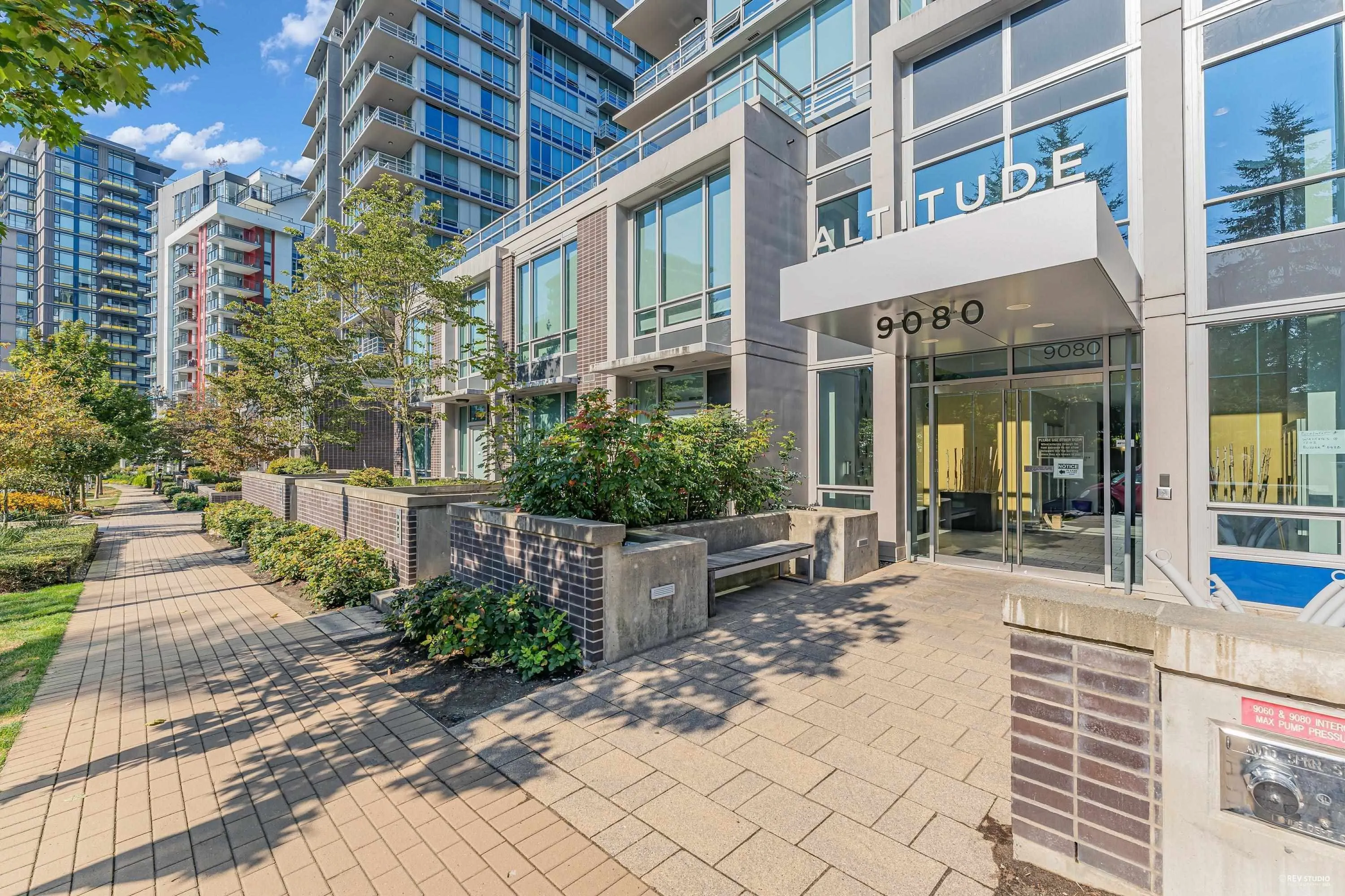806 9080 University Crescent