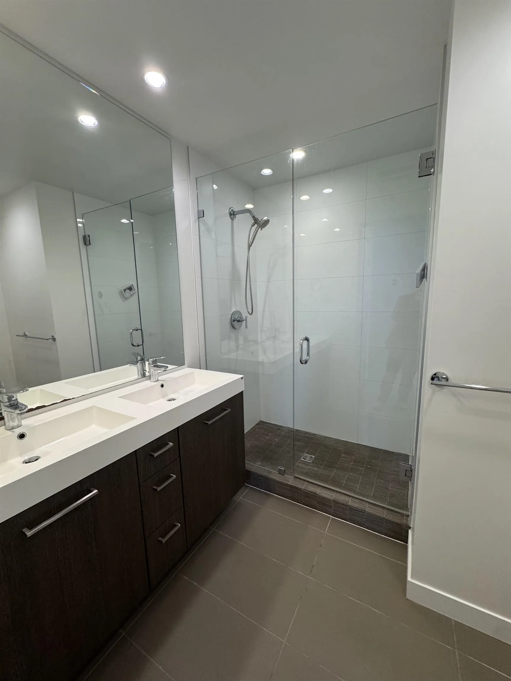 806 9080 University Crescent