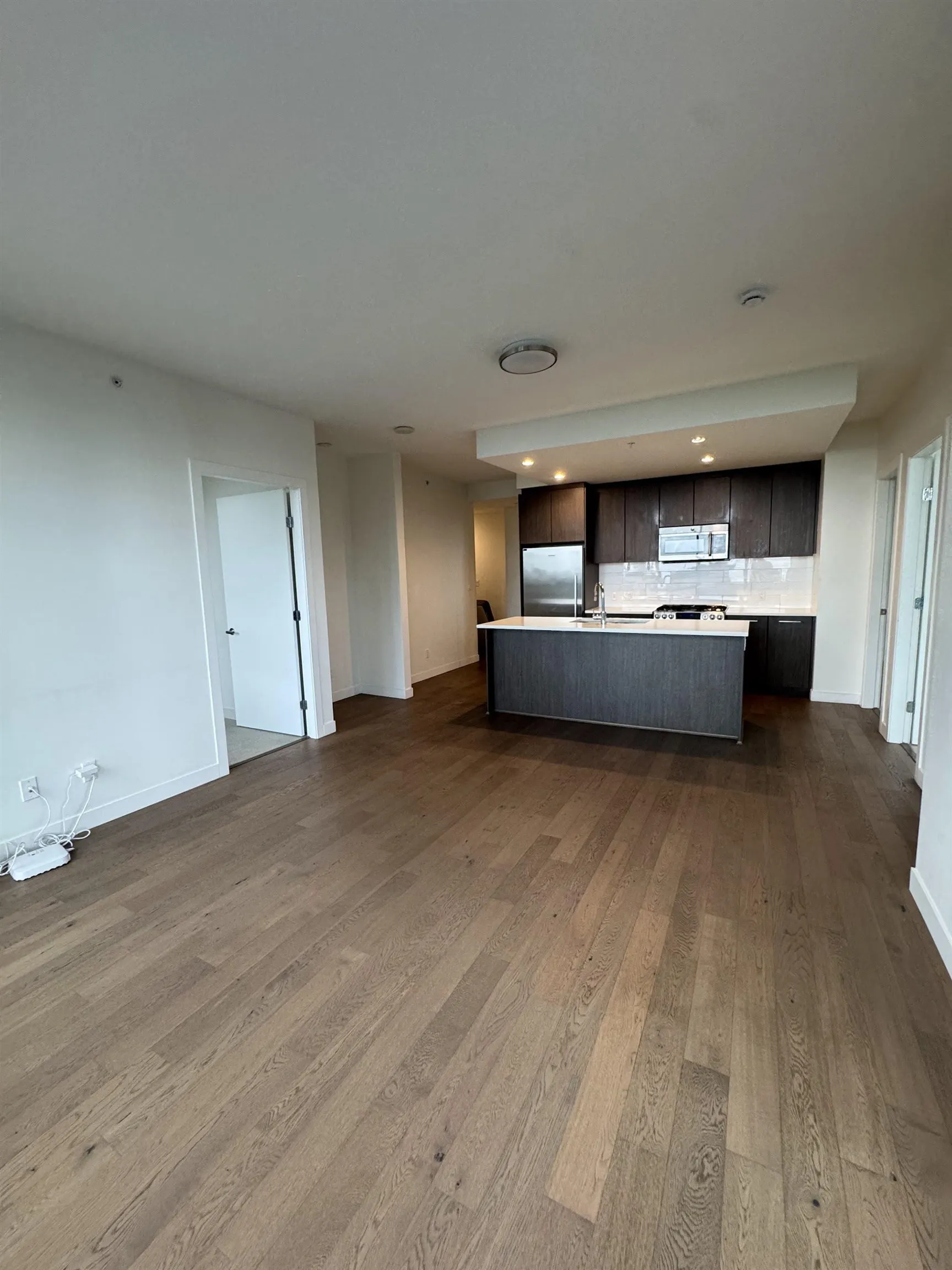 806 9080 University Crescent