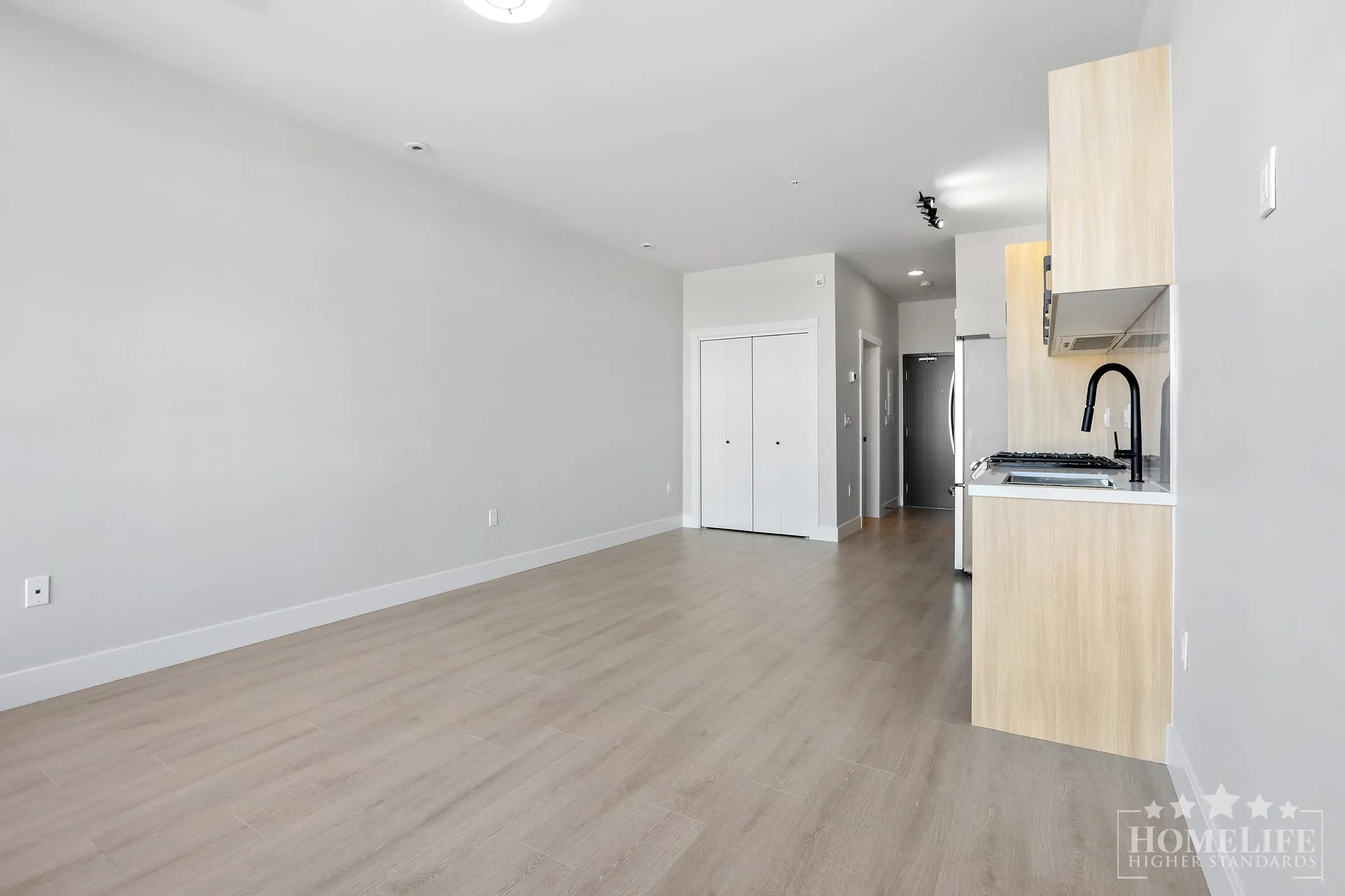 213 14858 60 Avenue