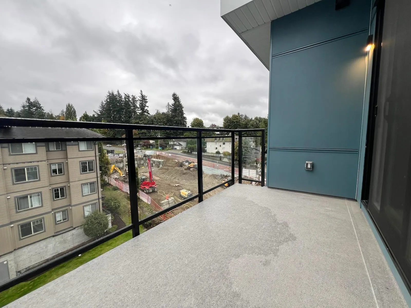 611 33886 Pine Street