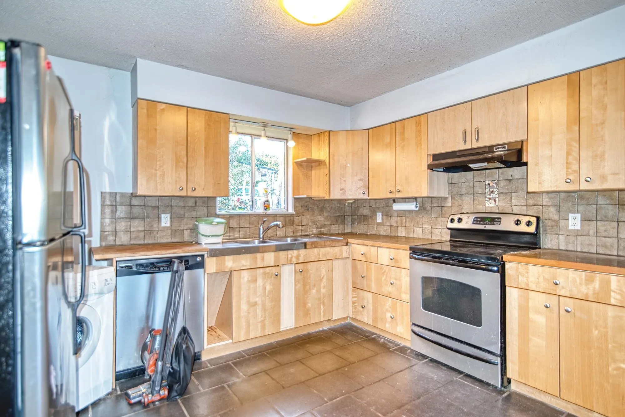 6533 Meier Road