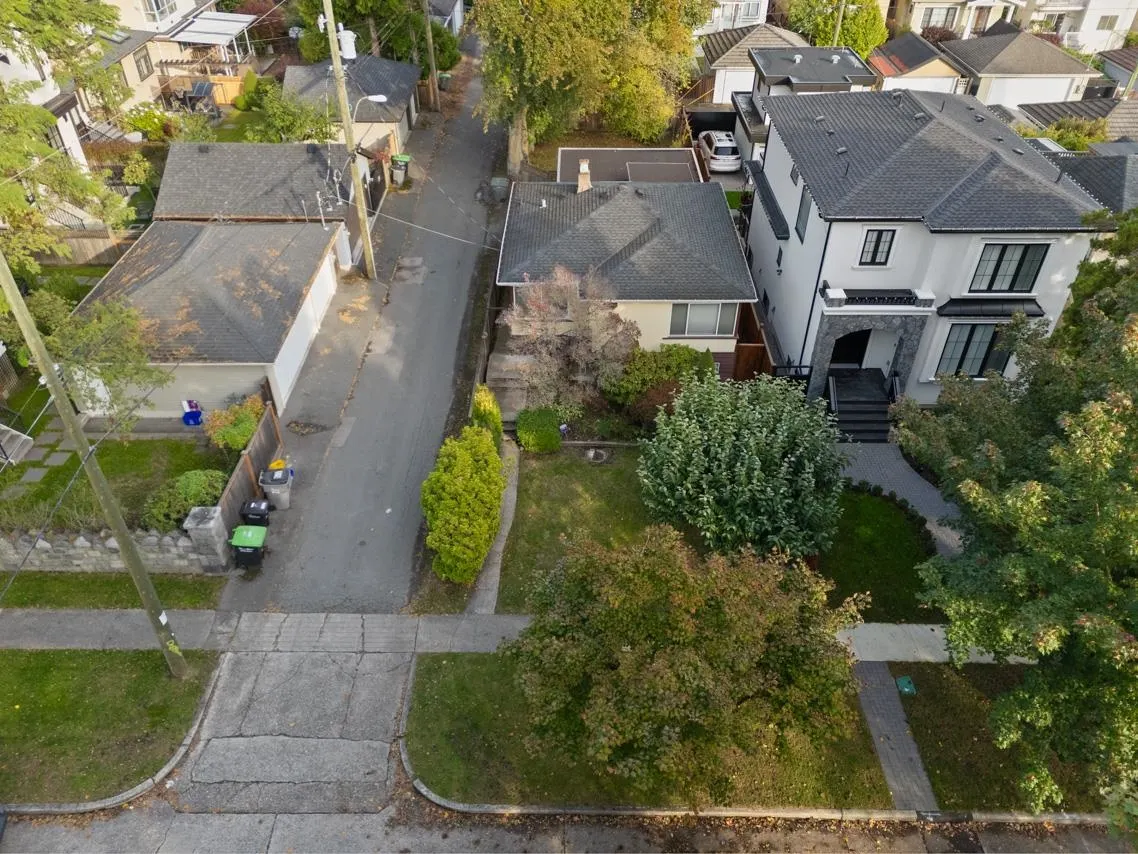 7526 Selkirk Street