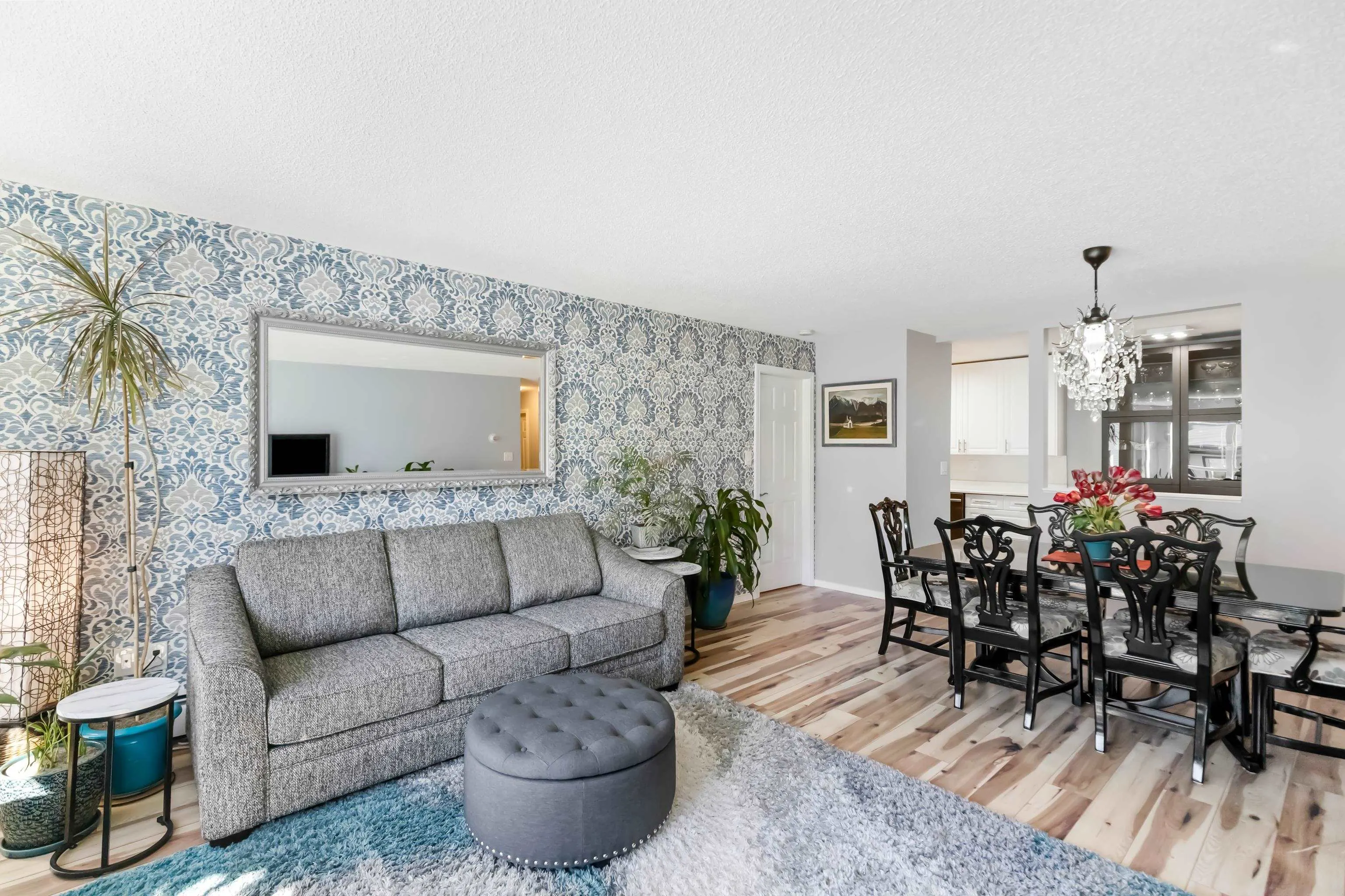 203 1830 E Southmere Crescent