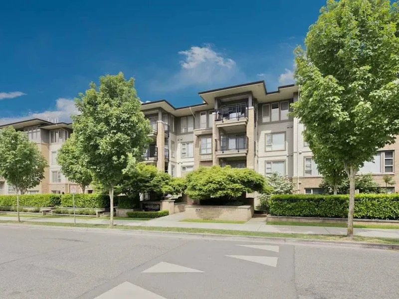 302 2388 Western Parkway