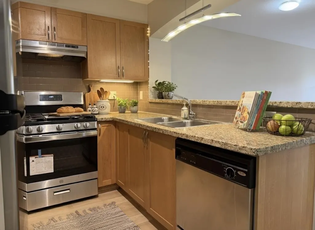 302 2388 Western Parkway