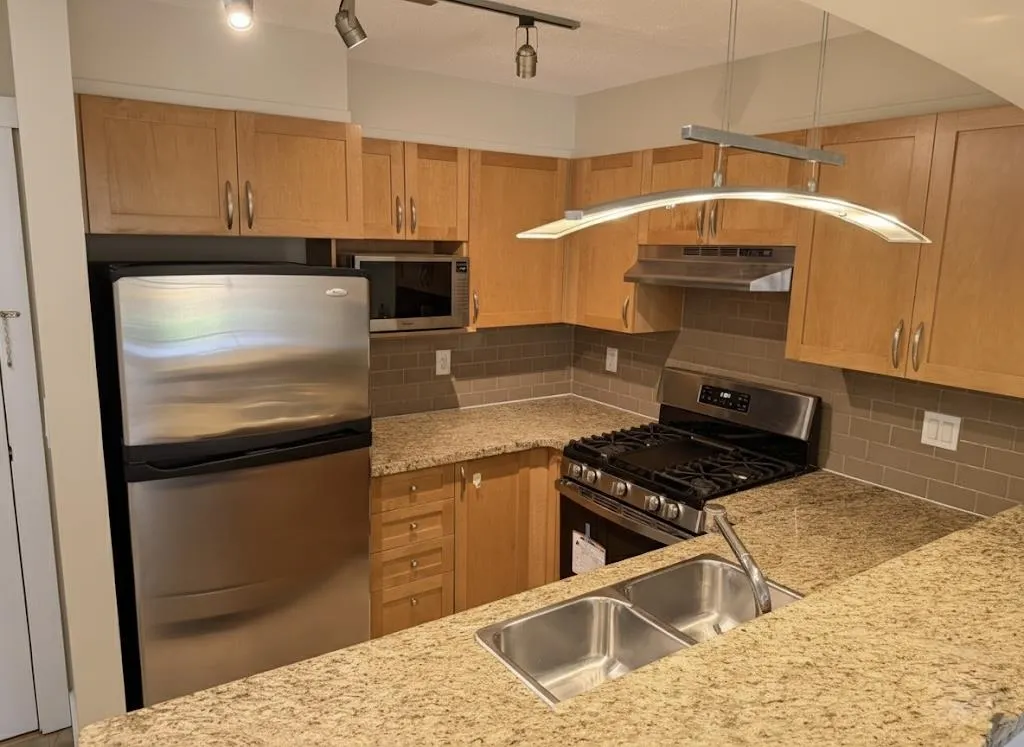 302 2388 Western Parkway