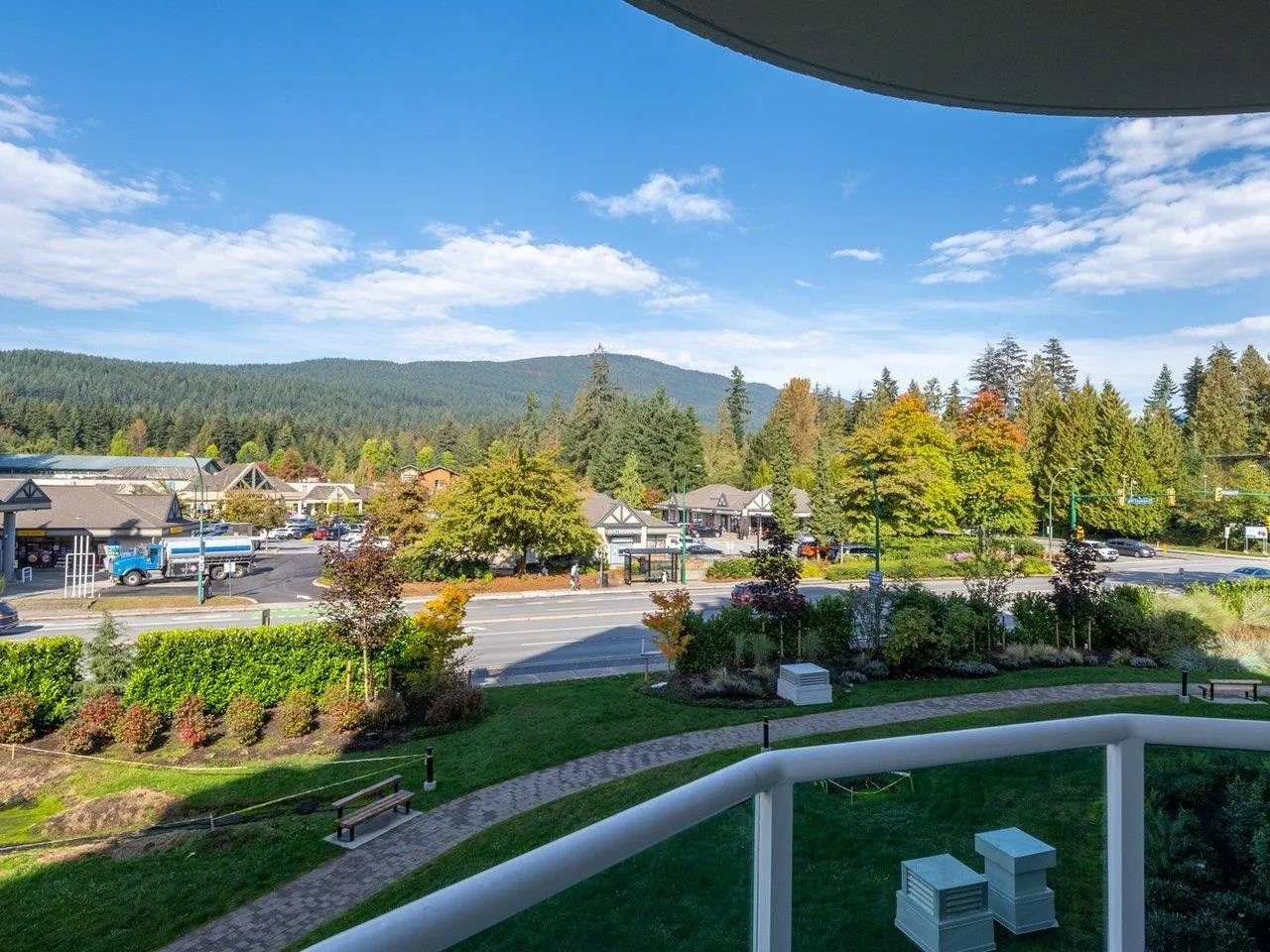 304 995 Roche Point Drive