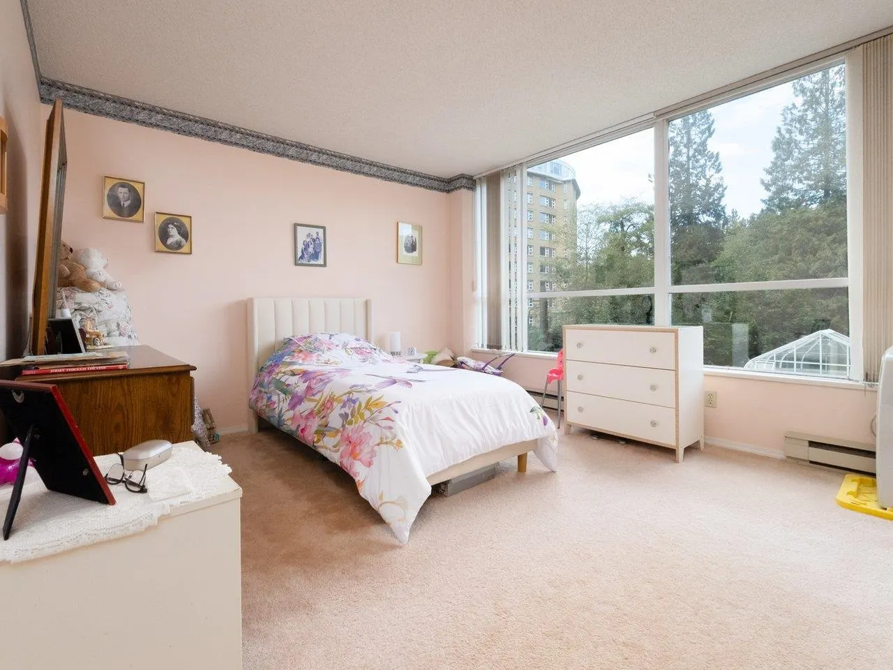 304 995 Roche Point Drive