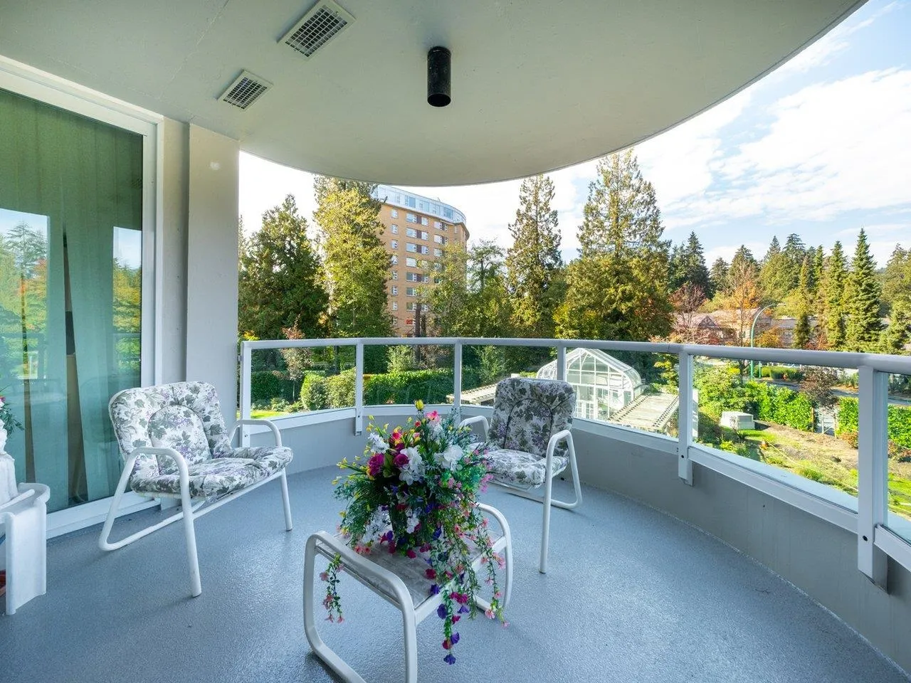 304 995 Roche Point Drive