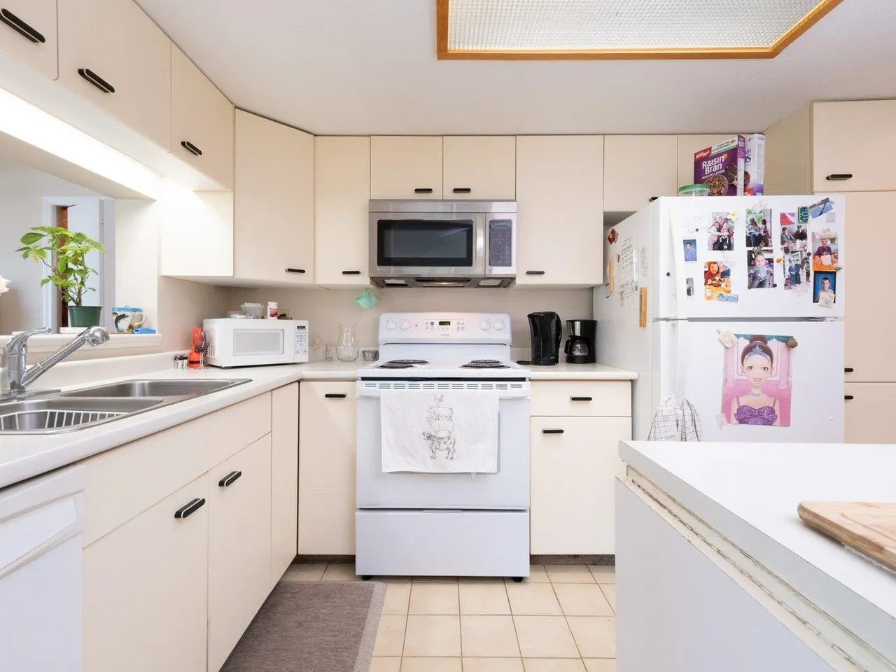 304 995 Roche Point Drive
