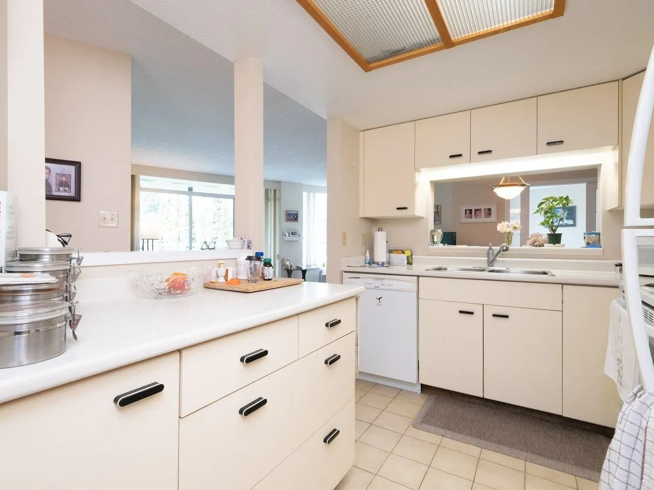 304 995 Roche Point Drive