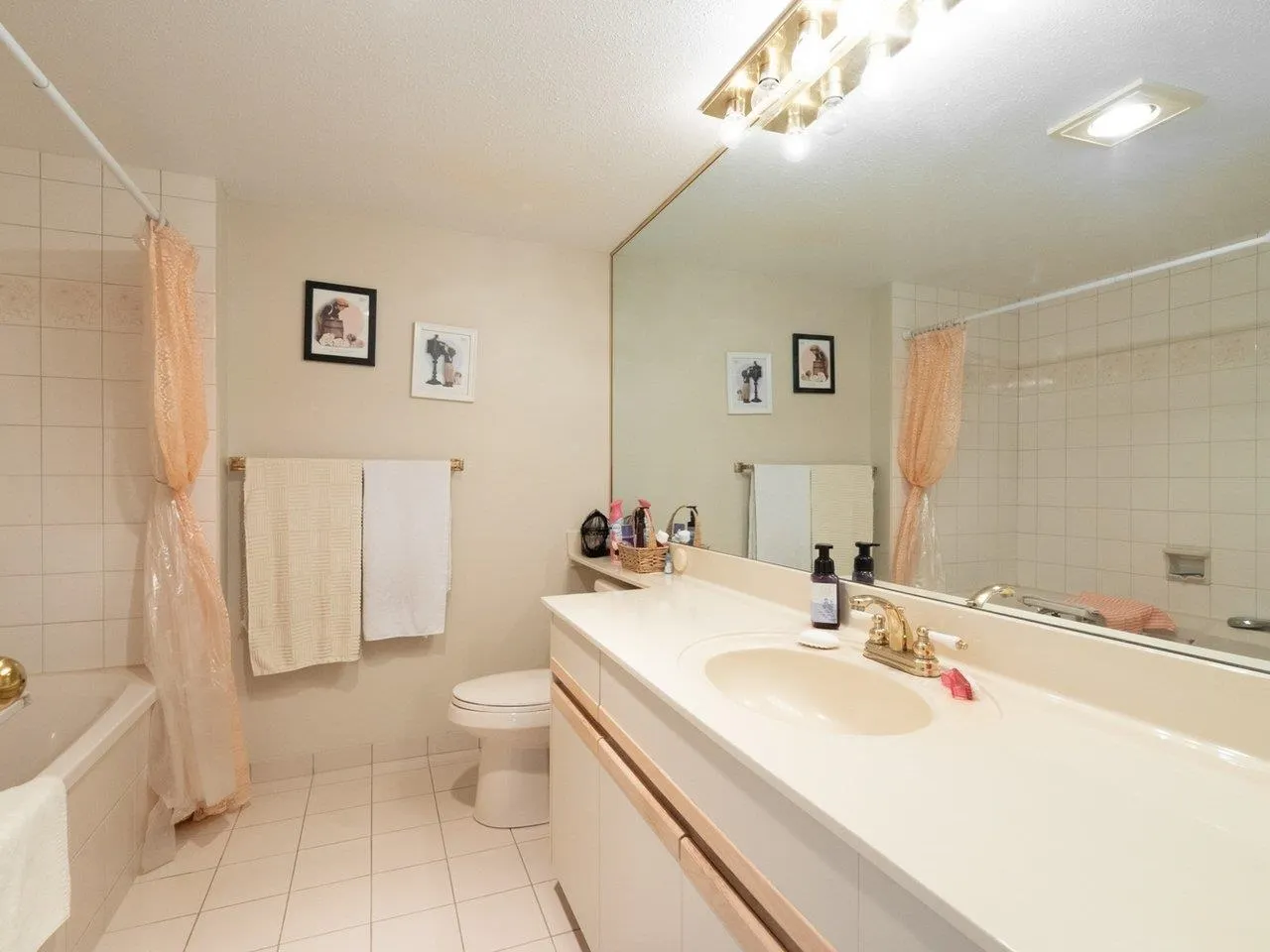 304 995 Roche Point Drive