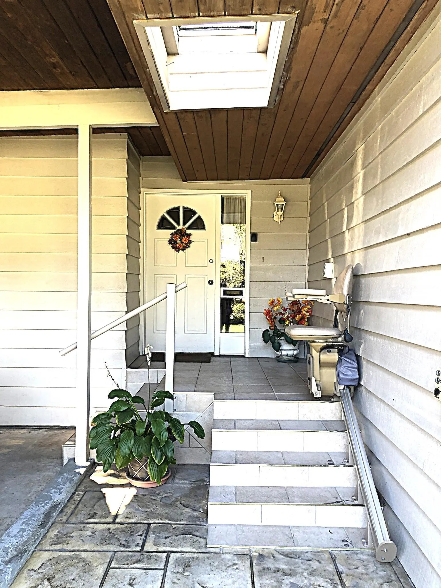 9437 Dawson Crescent