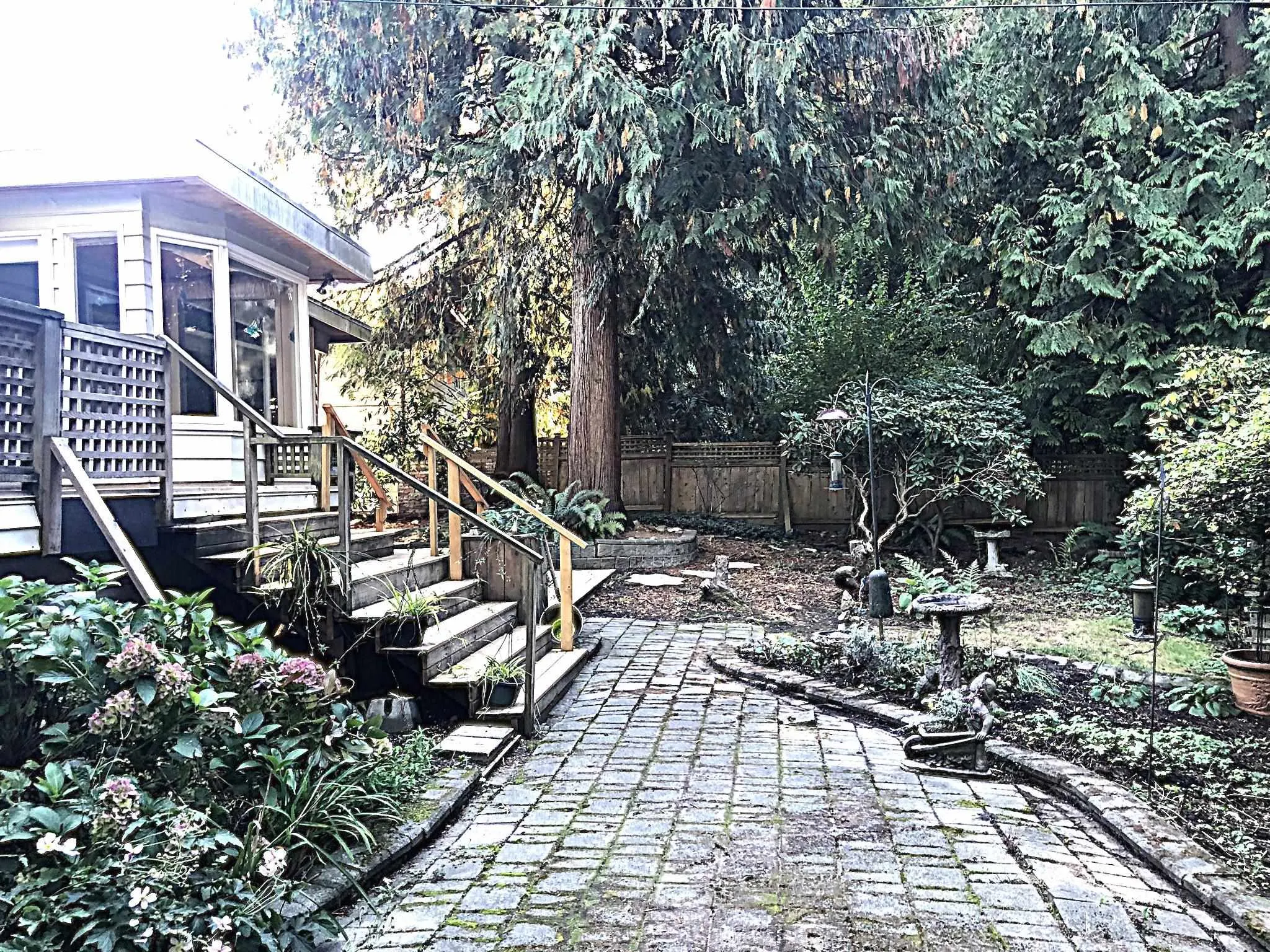 9437 Dawson Crescent