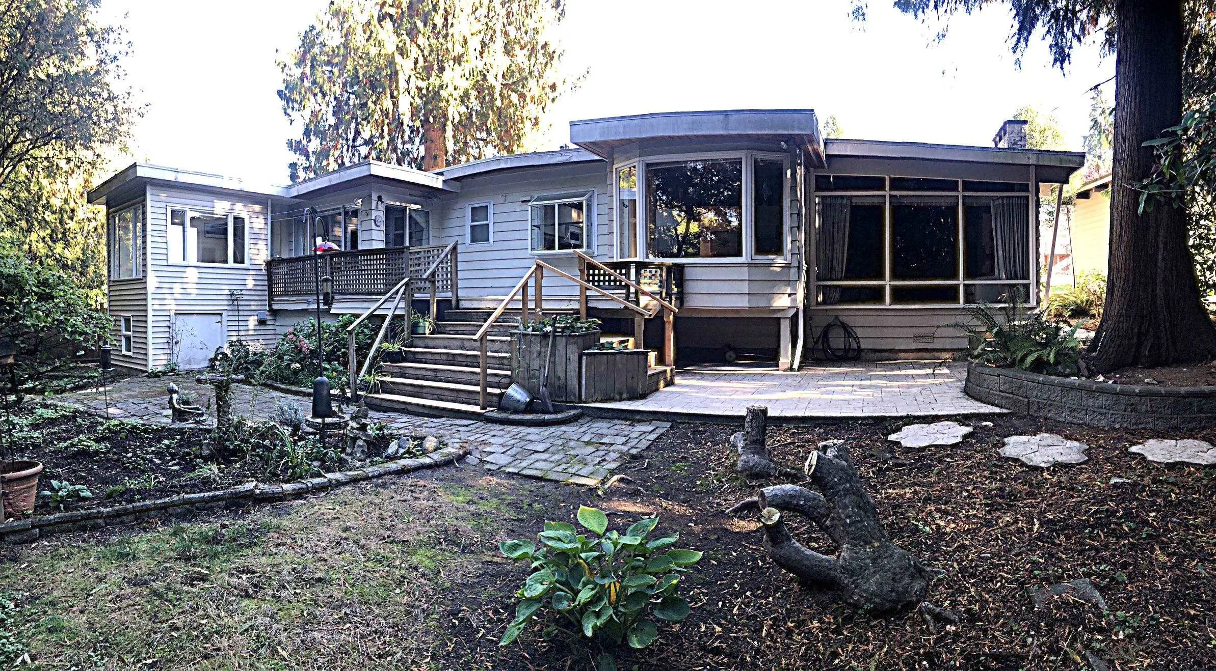 9437 Dawson Crescent